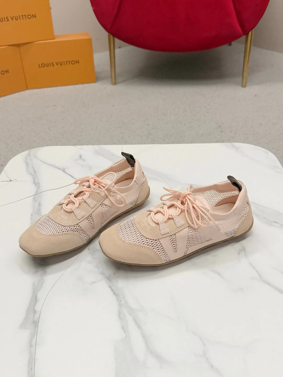 Women's Sneakers LOUIS VUITTON 17704490