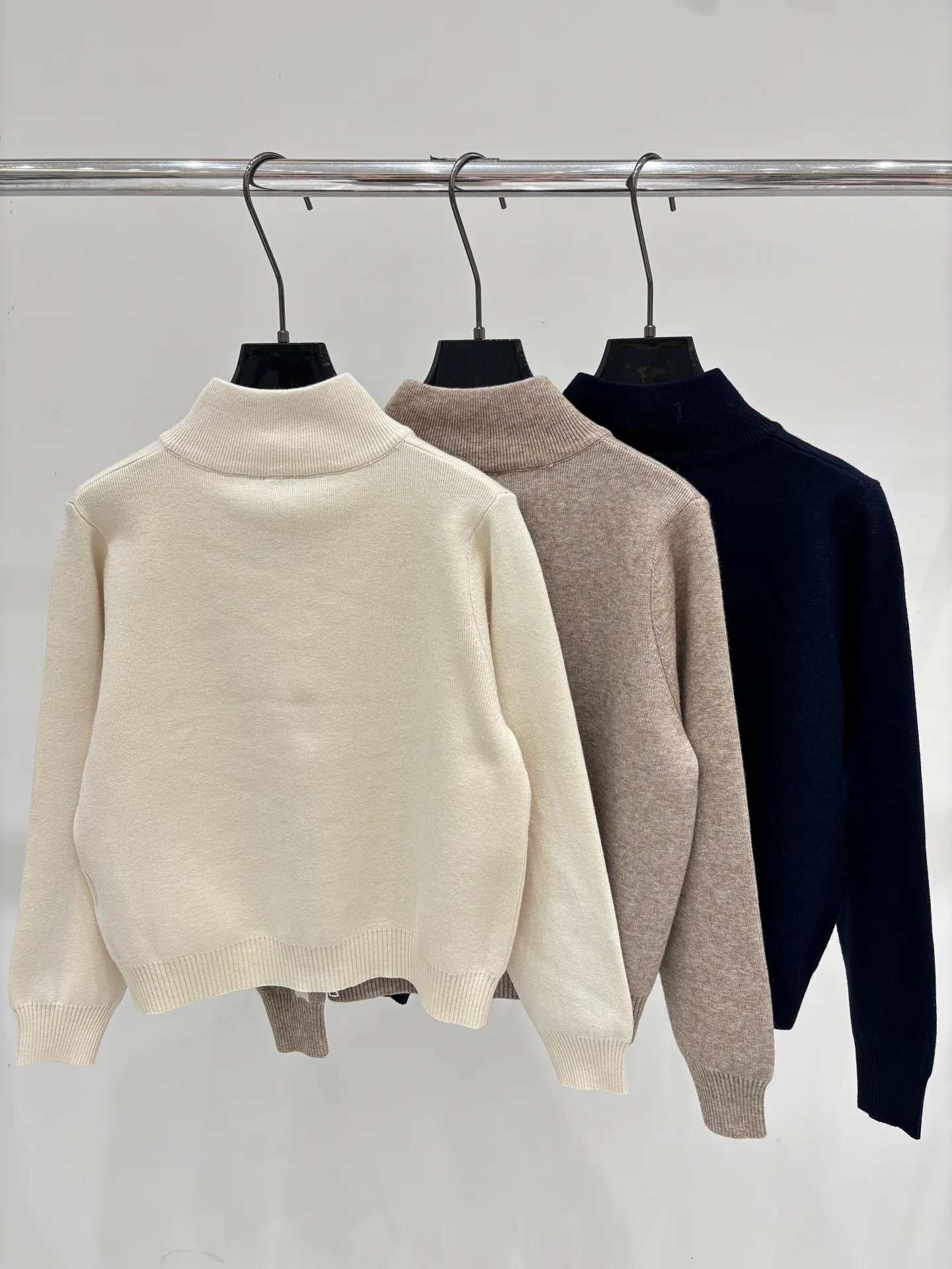 Women's Jumpers And Sweaters CHANEL 18331665