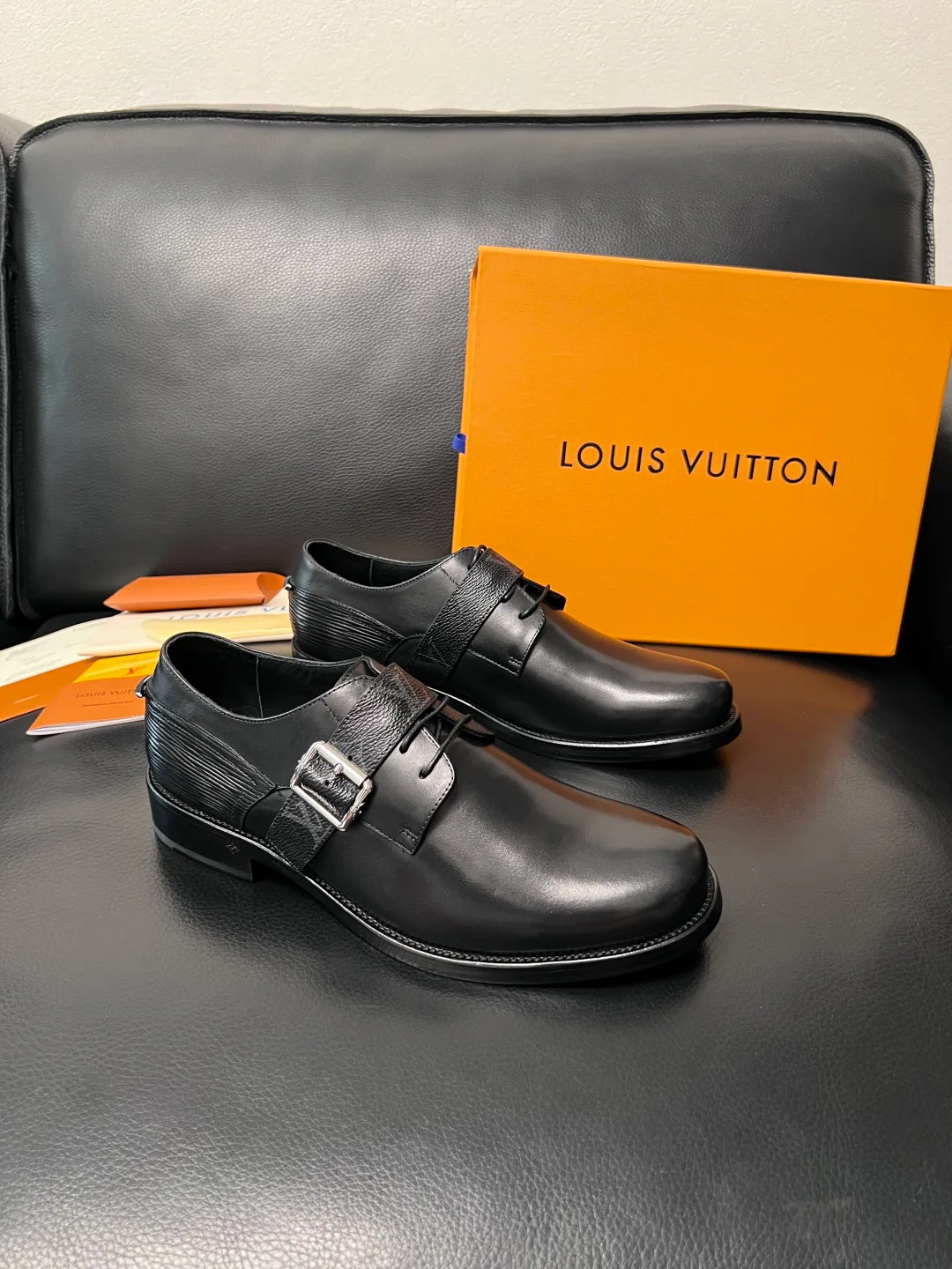 Men's Loafers And Dress Shoes LOUIS VUITTON 17835292