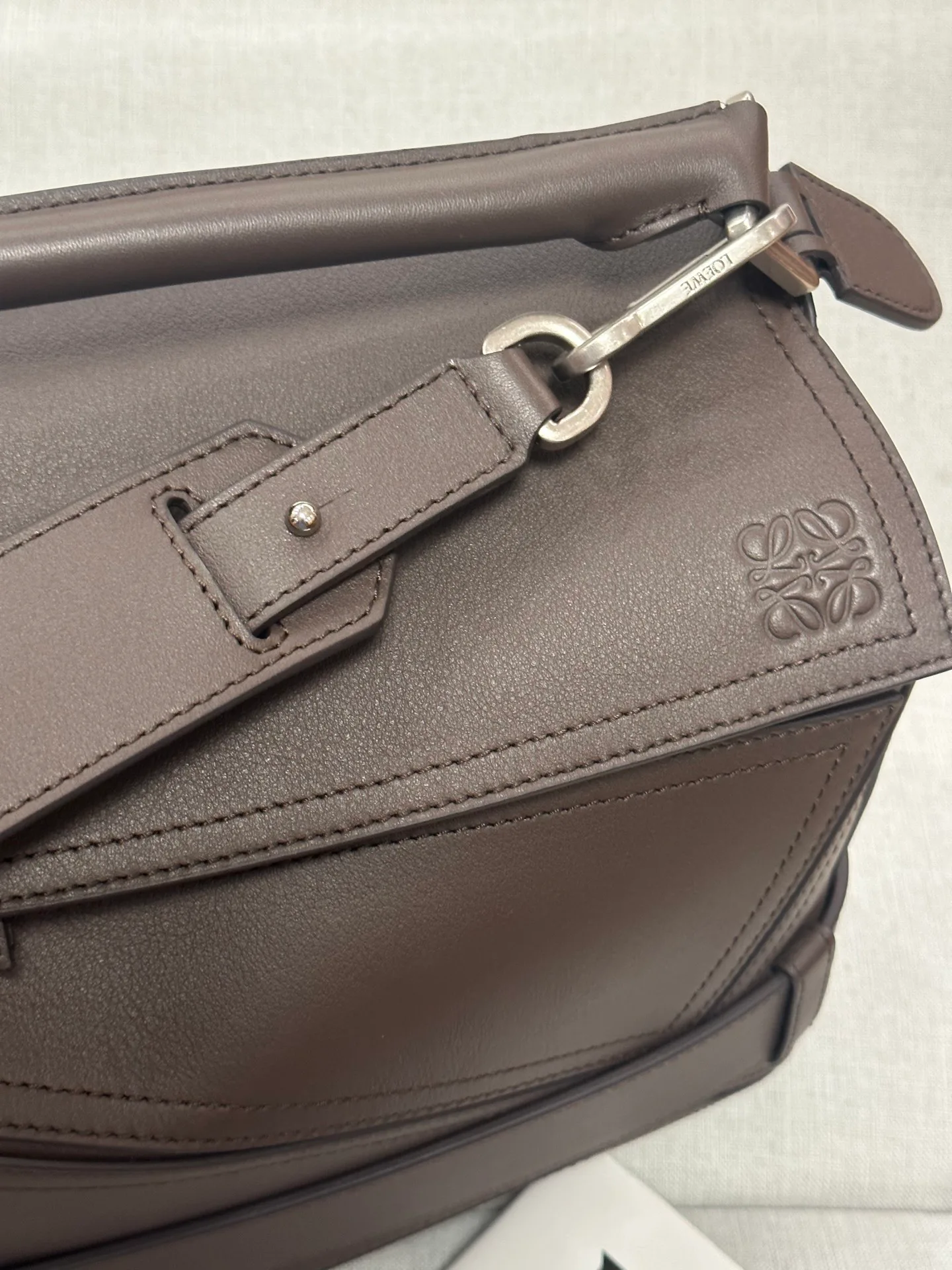 Women's Classic Handbags LOEWE 17927658