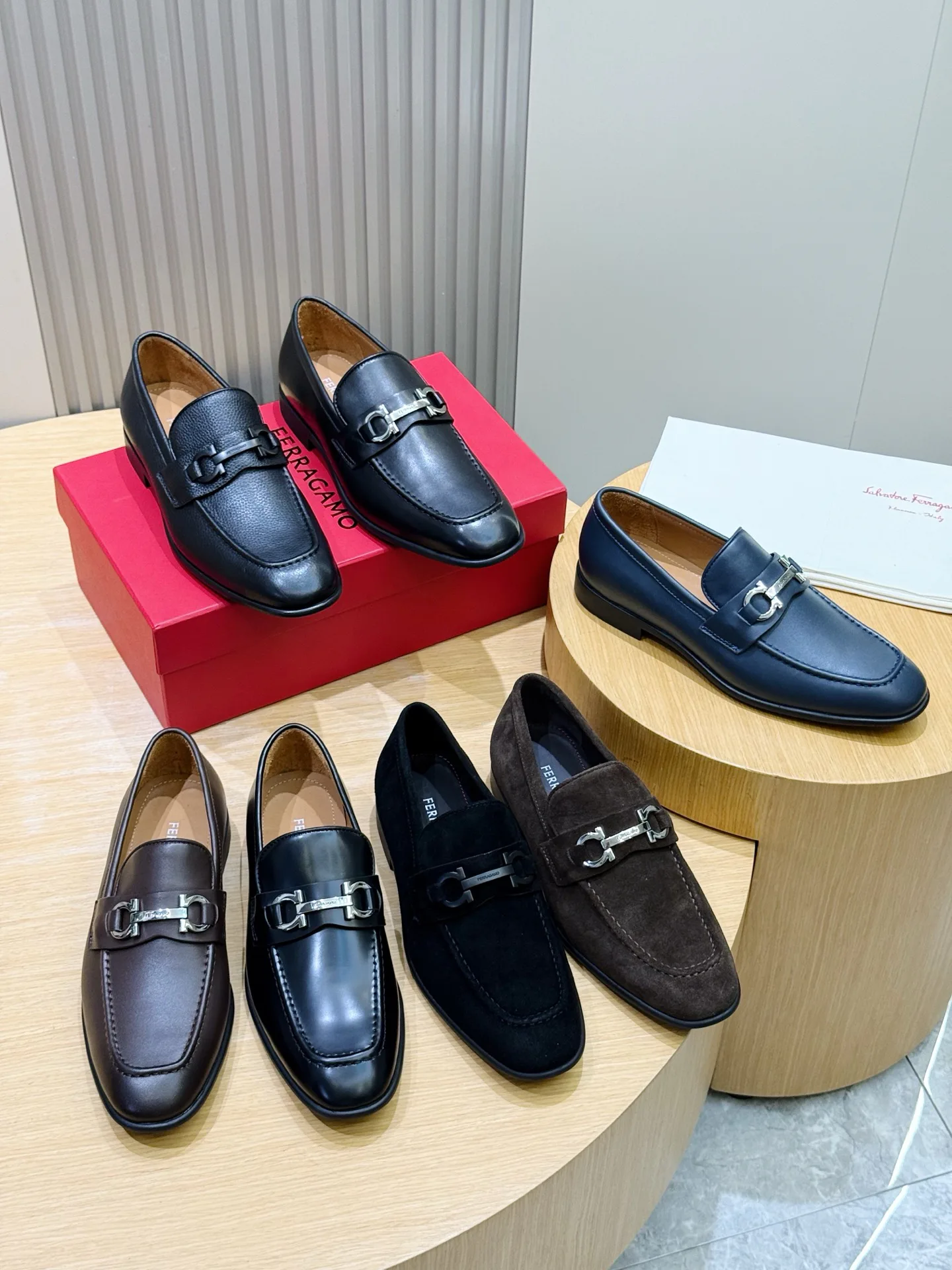 Men's Loafers And Dress Shoes SALVATORE FERRAGAMO 18101482