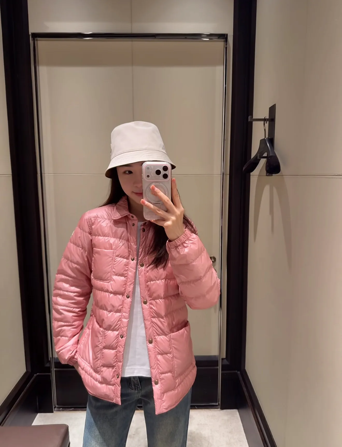 Women's Jackets And Down Jackets MONCLER 18113414