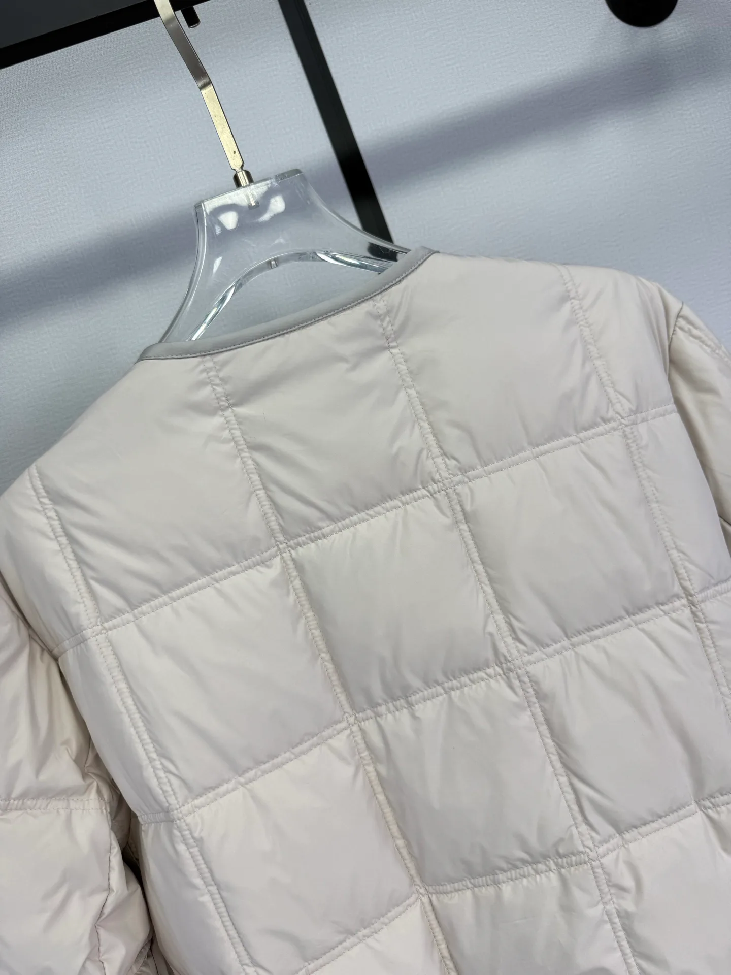 Women's Jackets And Down Jackets MONCLER 18022130