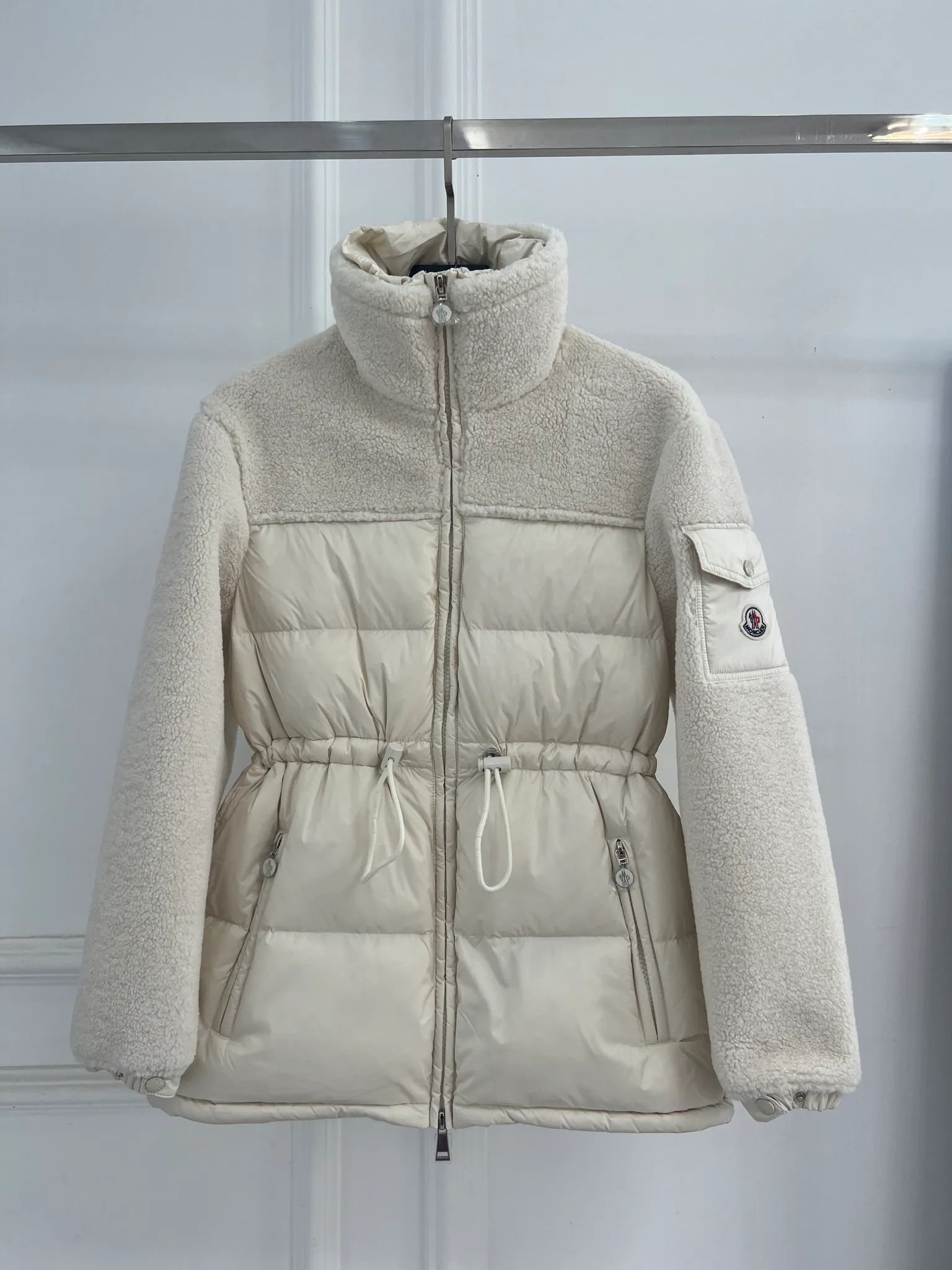 Women's Jackets And Down Jackets MONCLER 18415674