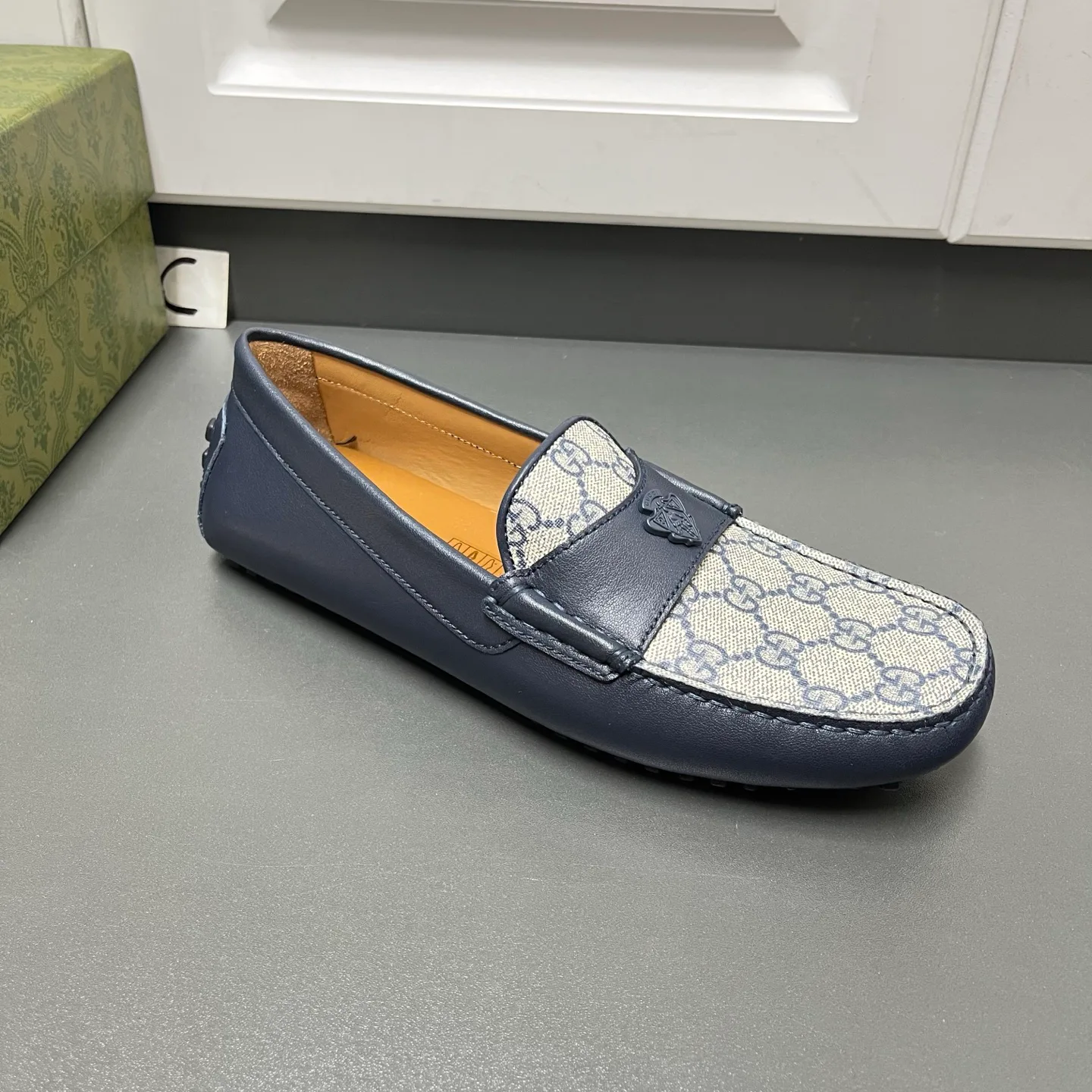 Men's Loafers And Dress Shoes GUCCI 17937826