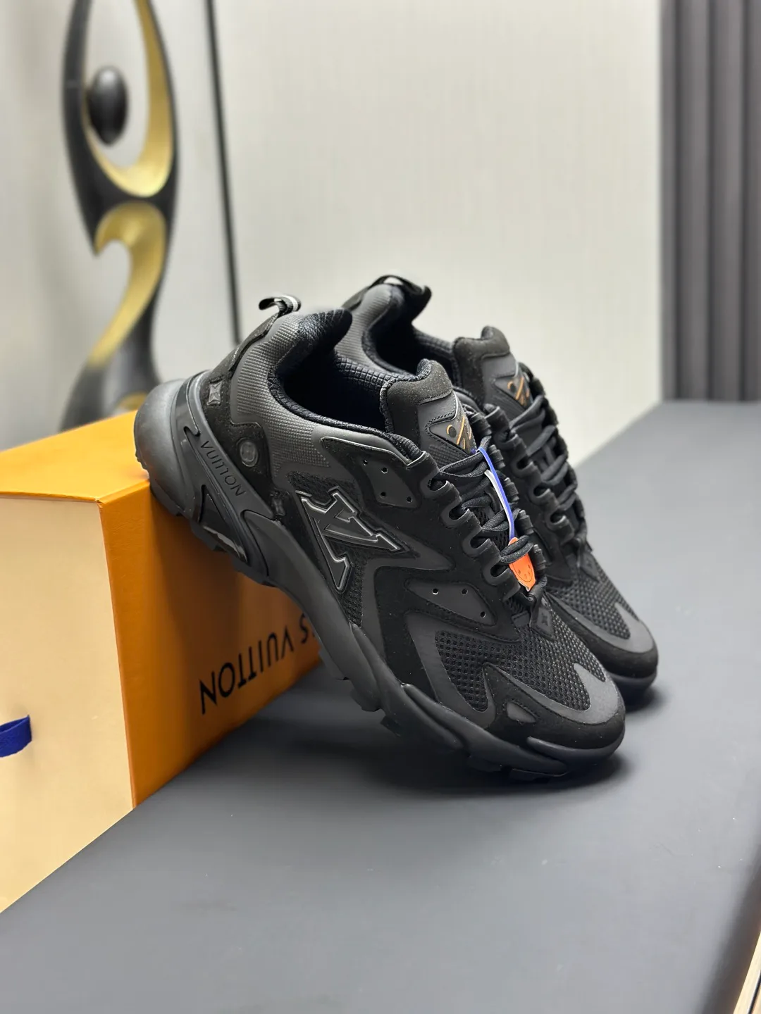 Women's Sneakers LOUIS VUITTON 18211982