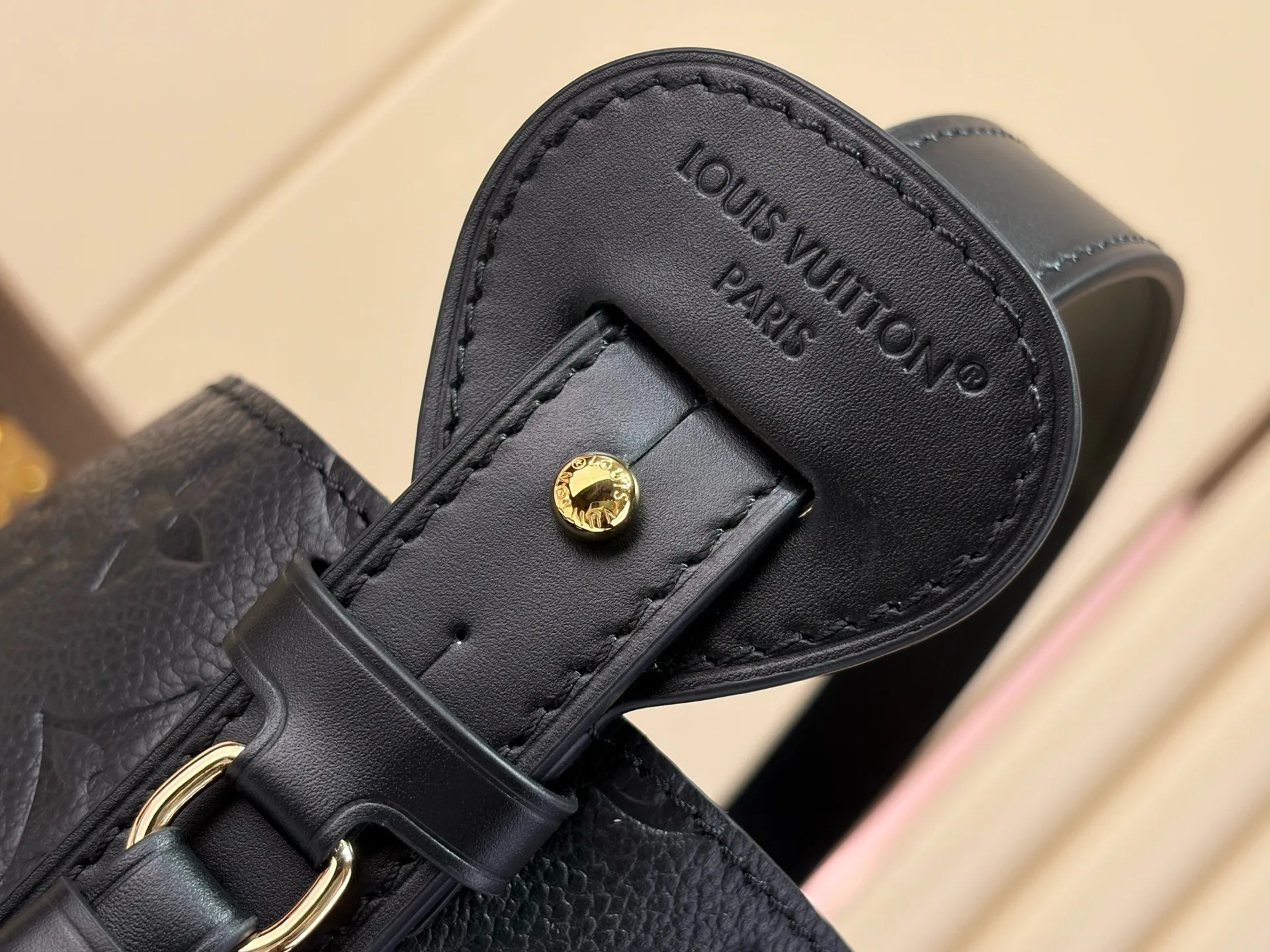 Women's Classic Handbags LOUIS VUITTON 17499364