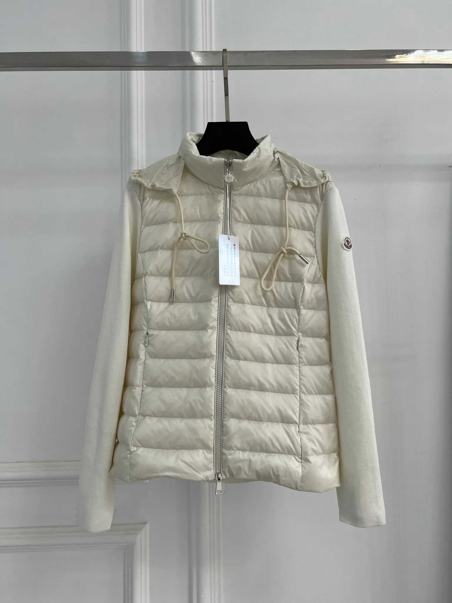 Women's Jackets And Down Jackets MONCLER 18416267