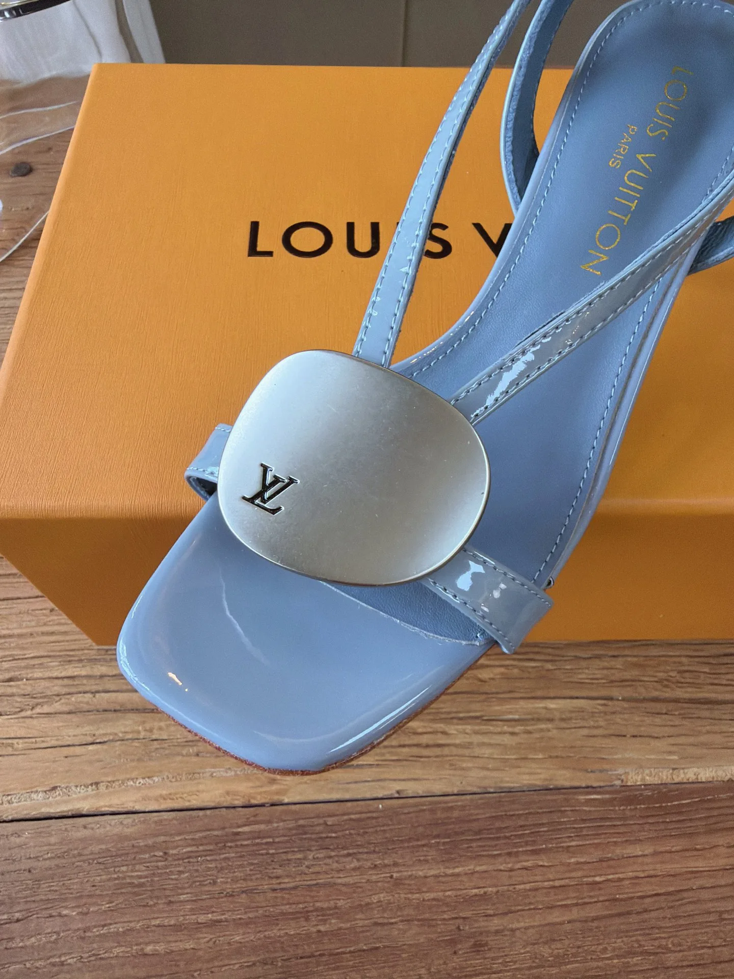 Women's Open-Toe Sandals LOUIS VUITTON 17620617