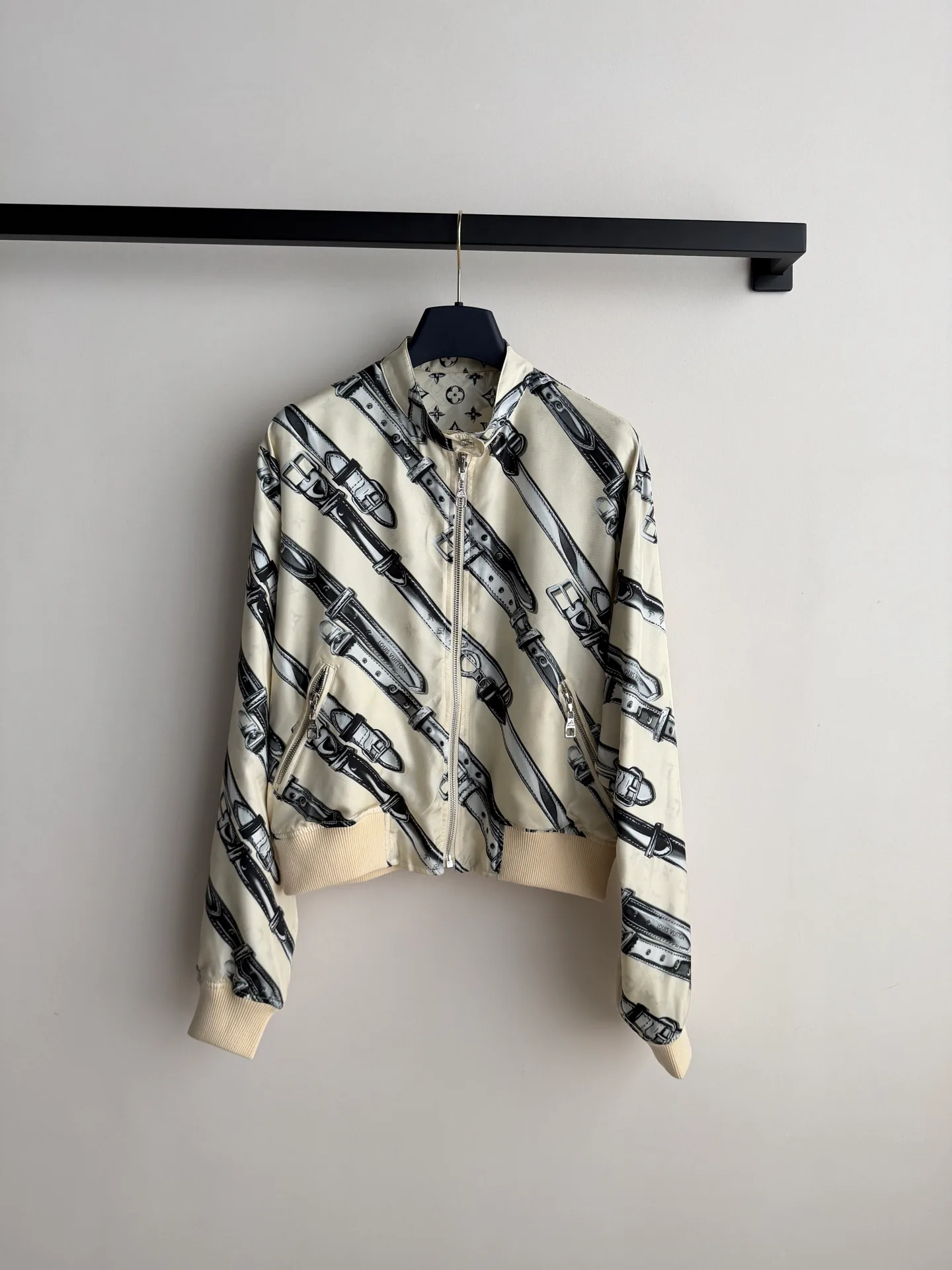 Women's Jackets And Down Jackets LOUIS VUITTON 18362813