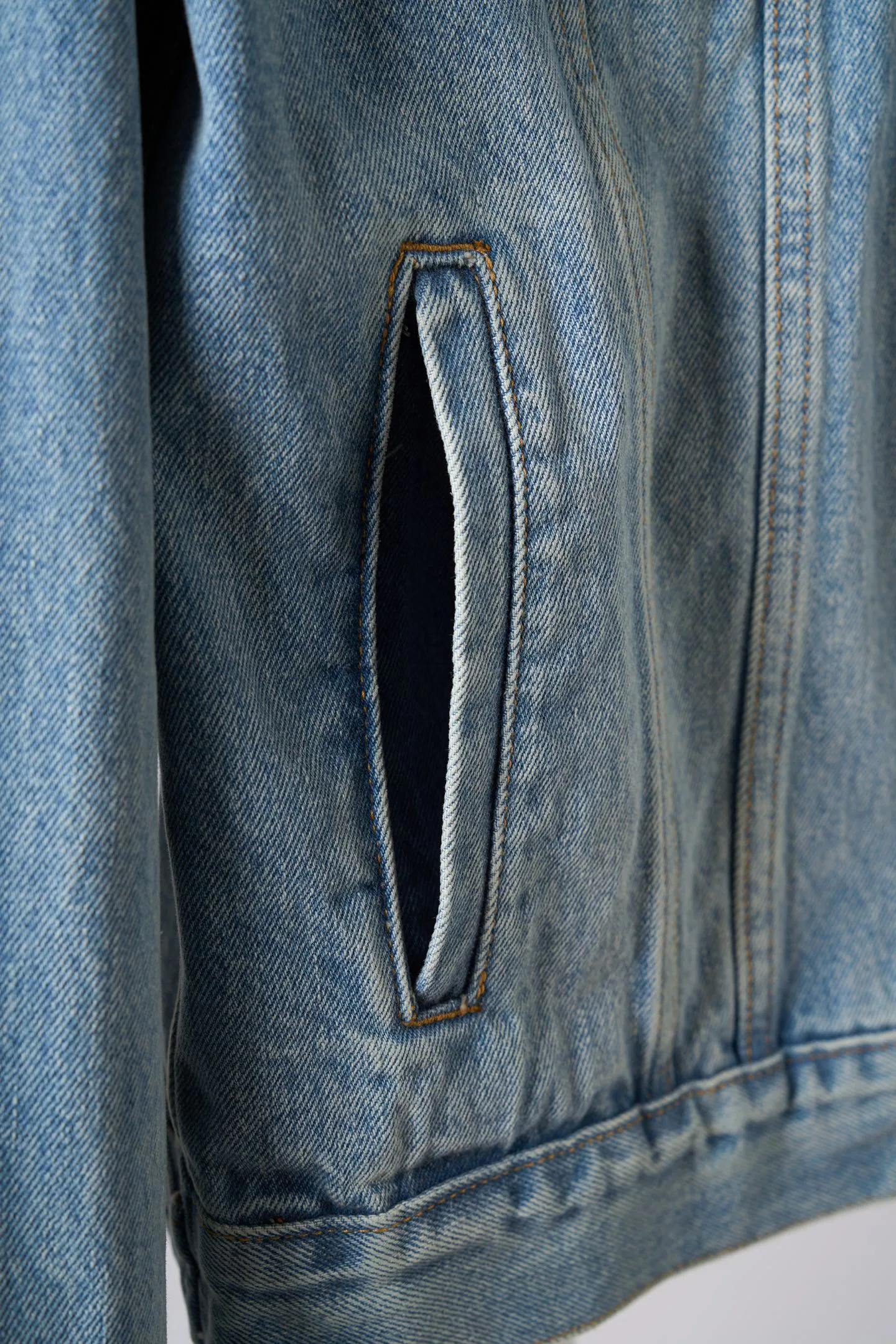 Men's Jackets And Down Jackets LOUIS VUITTON 18179049