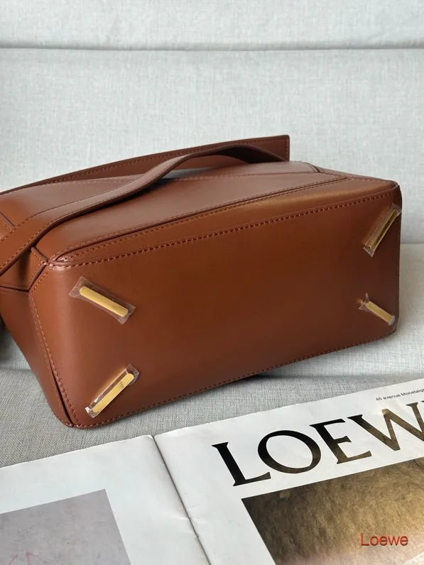 Women's Classic Handbags LOEWE 18434828