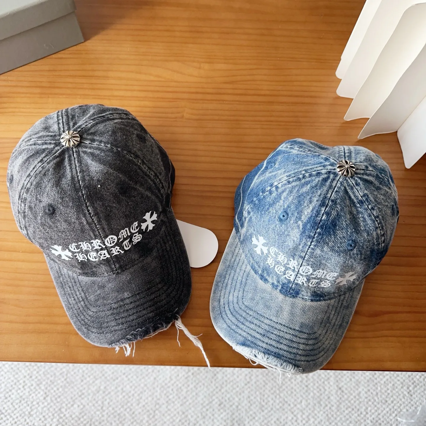 Hats CHROME HEARTS 17467550