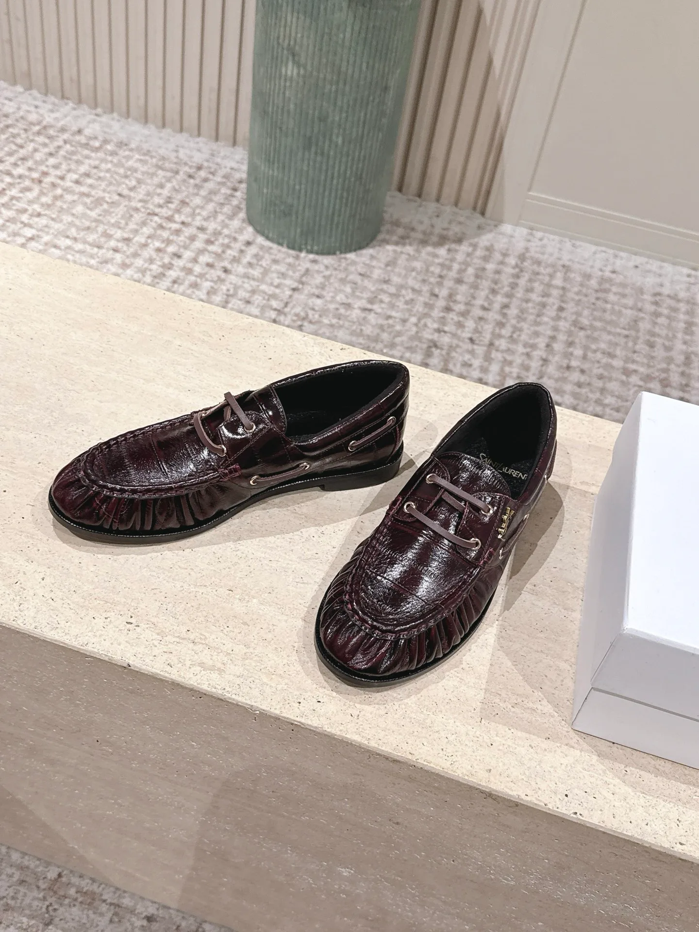 Women's Loafers And Moccasins SAINT LAURENT 18092260