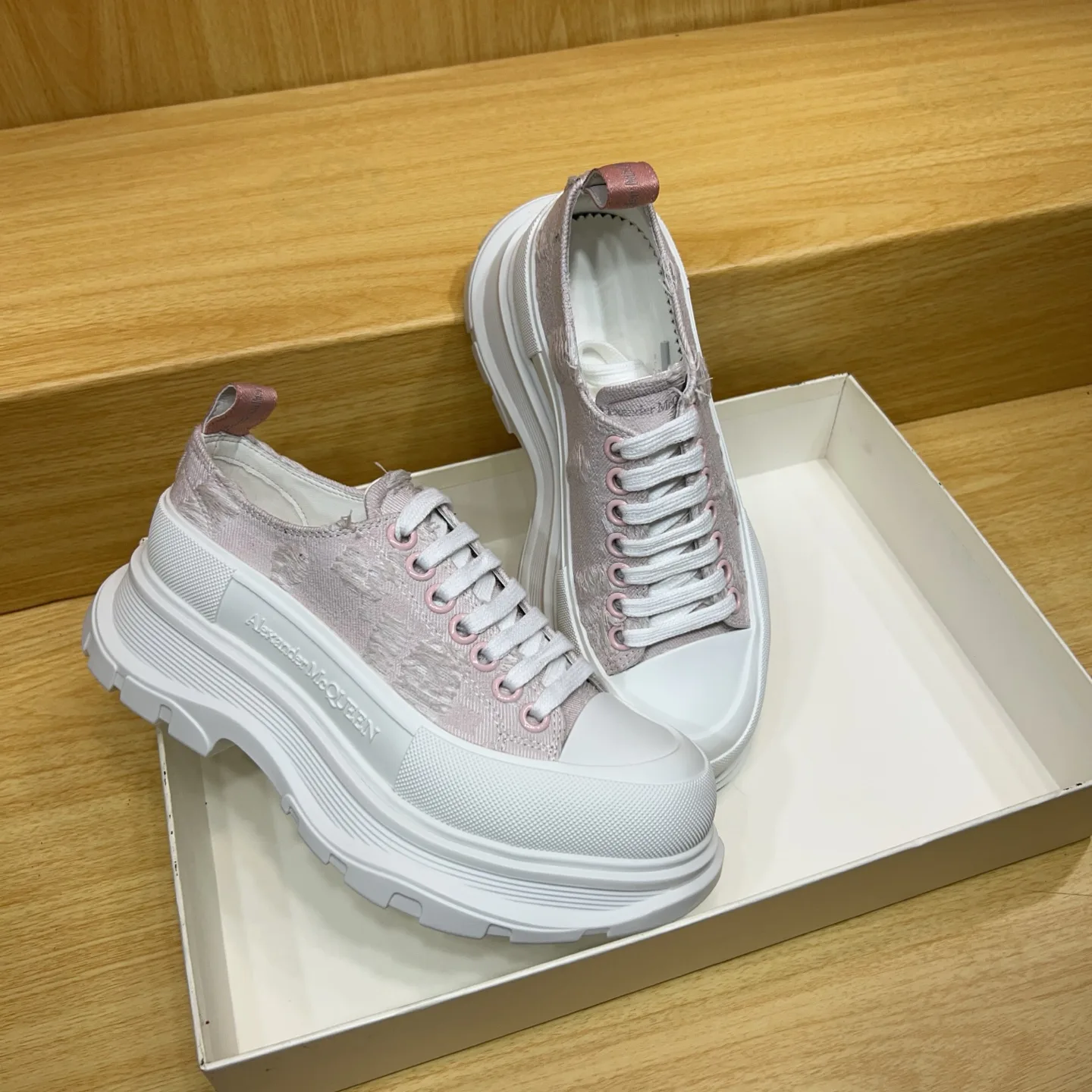 Women's Sneakers ALEXANDER MCQUEEN 17545162