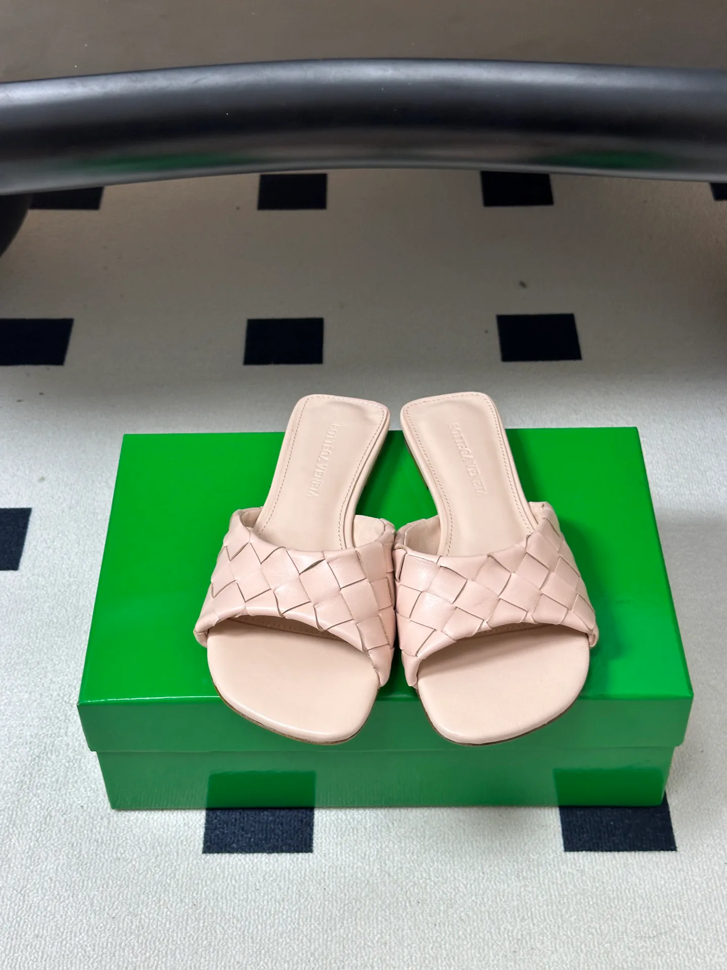 Women's Mules And Clogs BOTTEGA VENETA 18049574