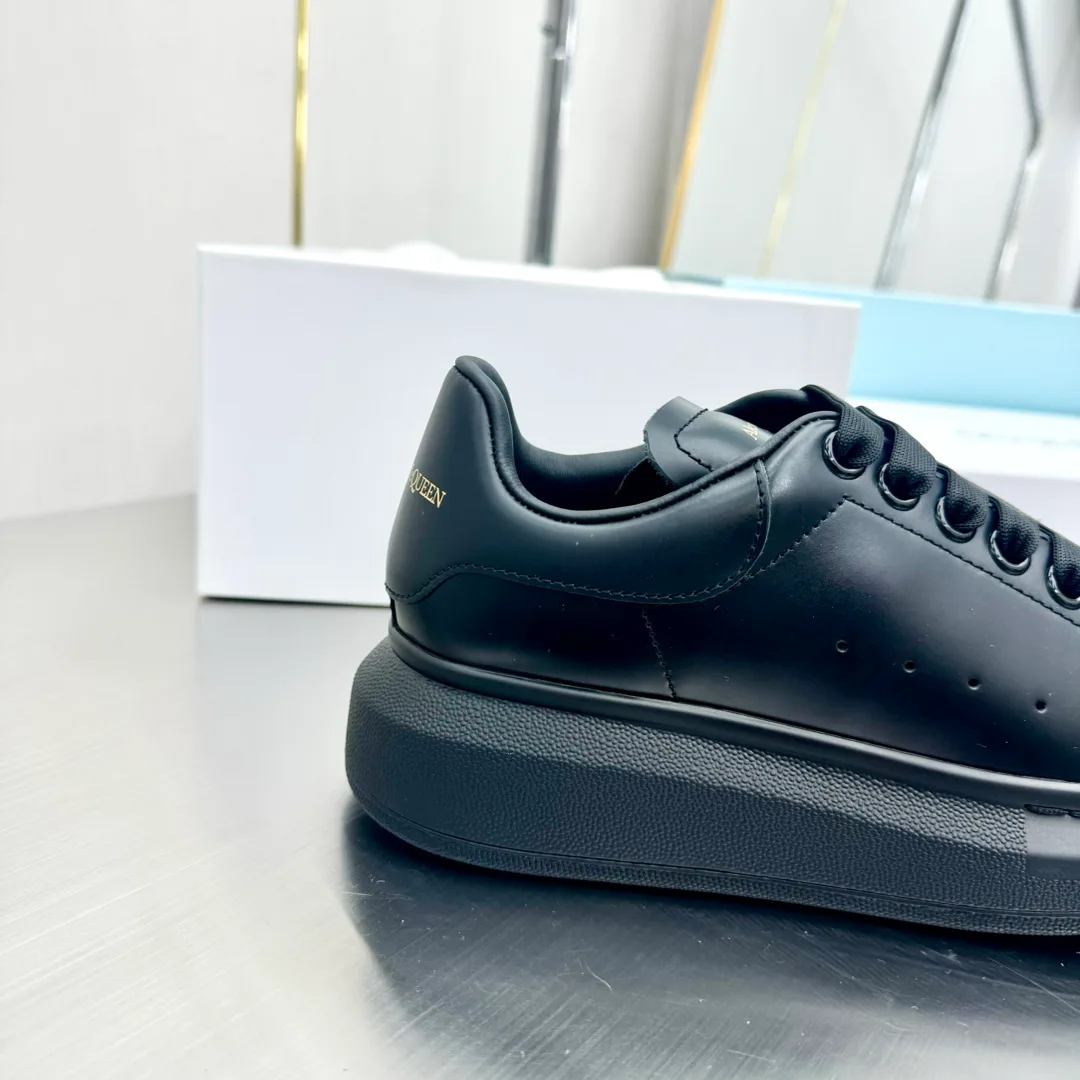 Women's Sneakers ALEXANDER MCQUEEN 18011226