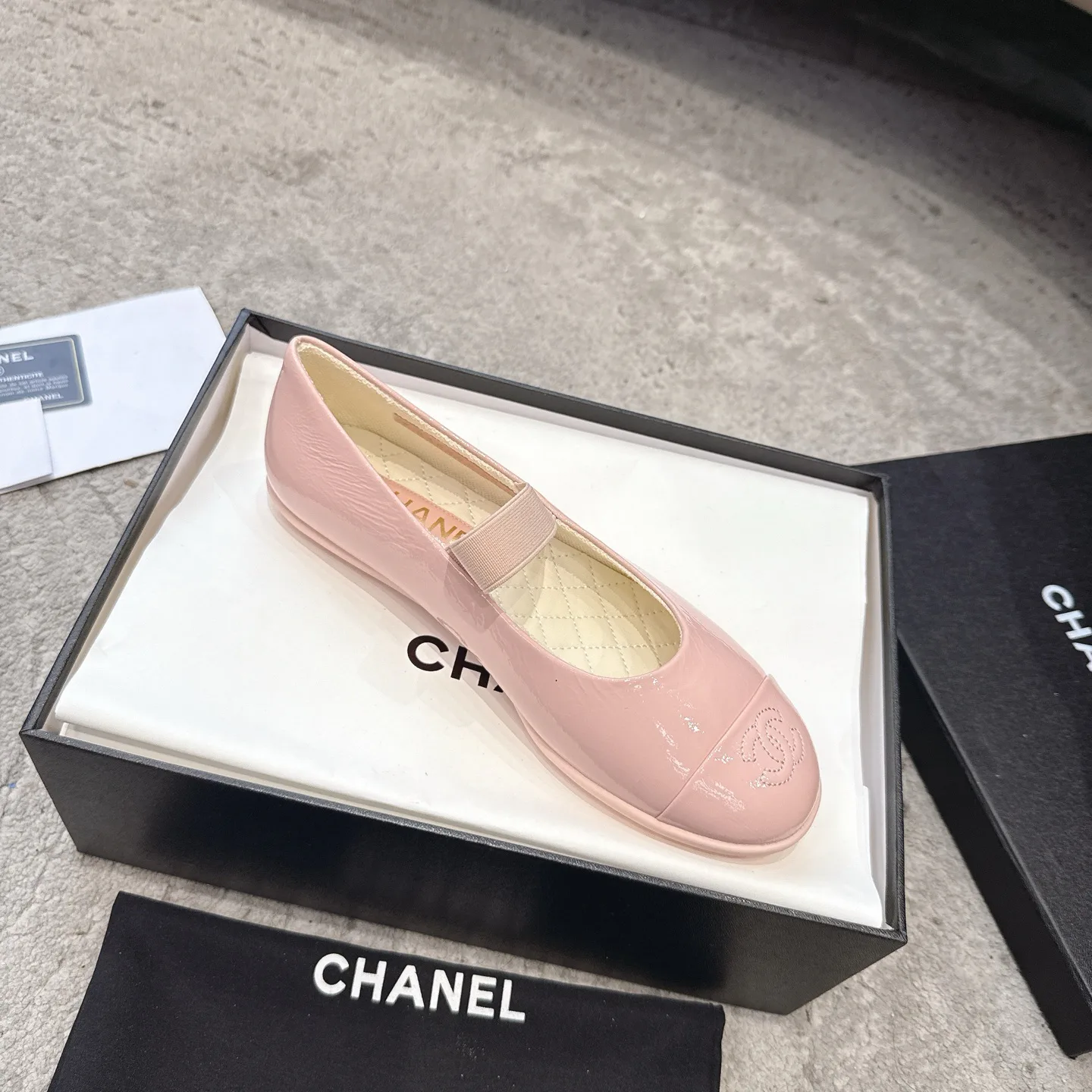 Women's Ballet Flats CHANEL 17302943