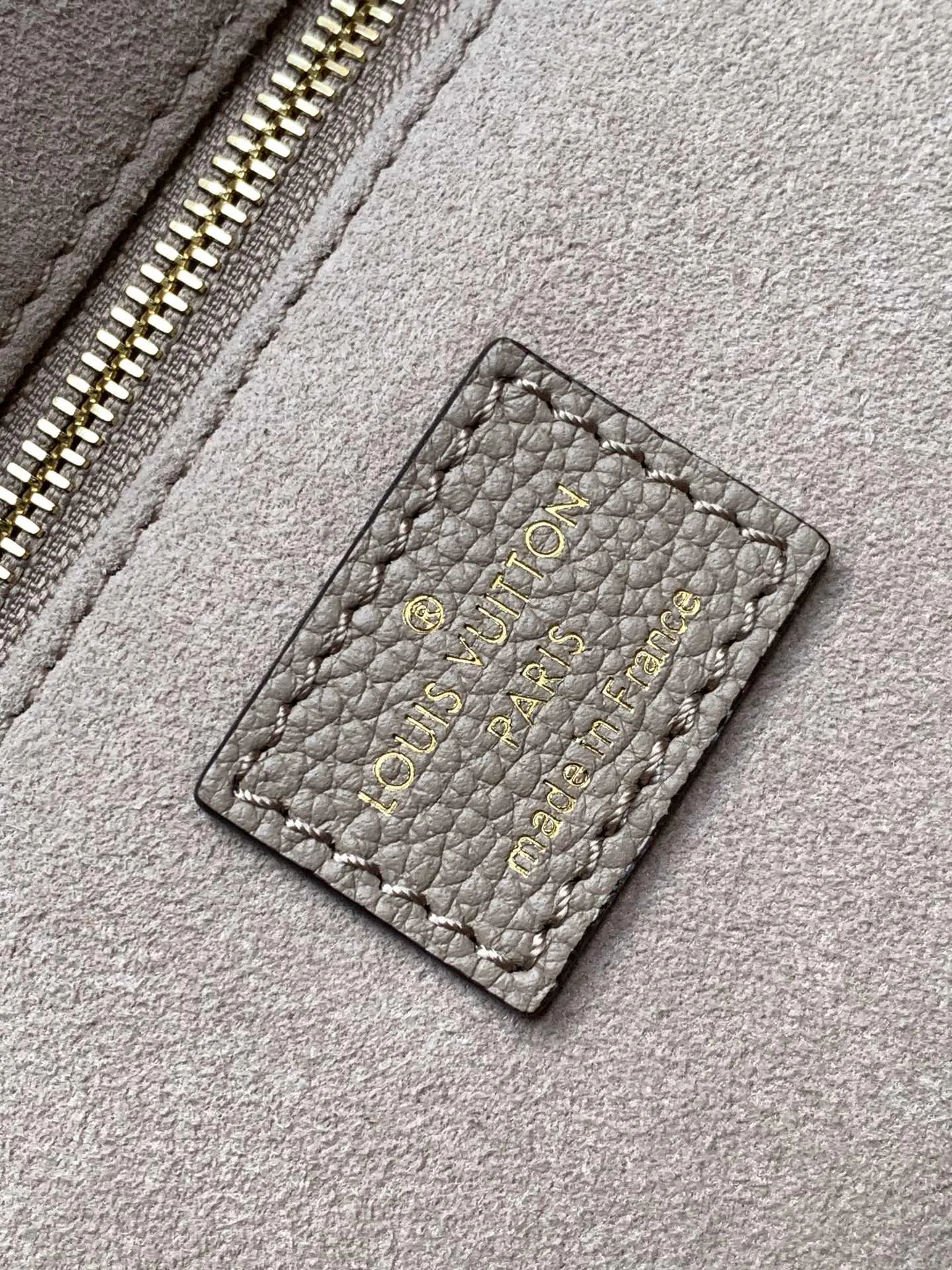 Women's Classic Handbags LOUIS VUITTON 18148123