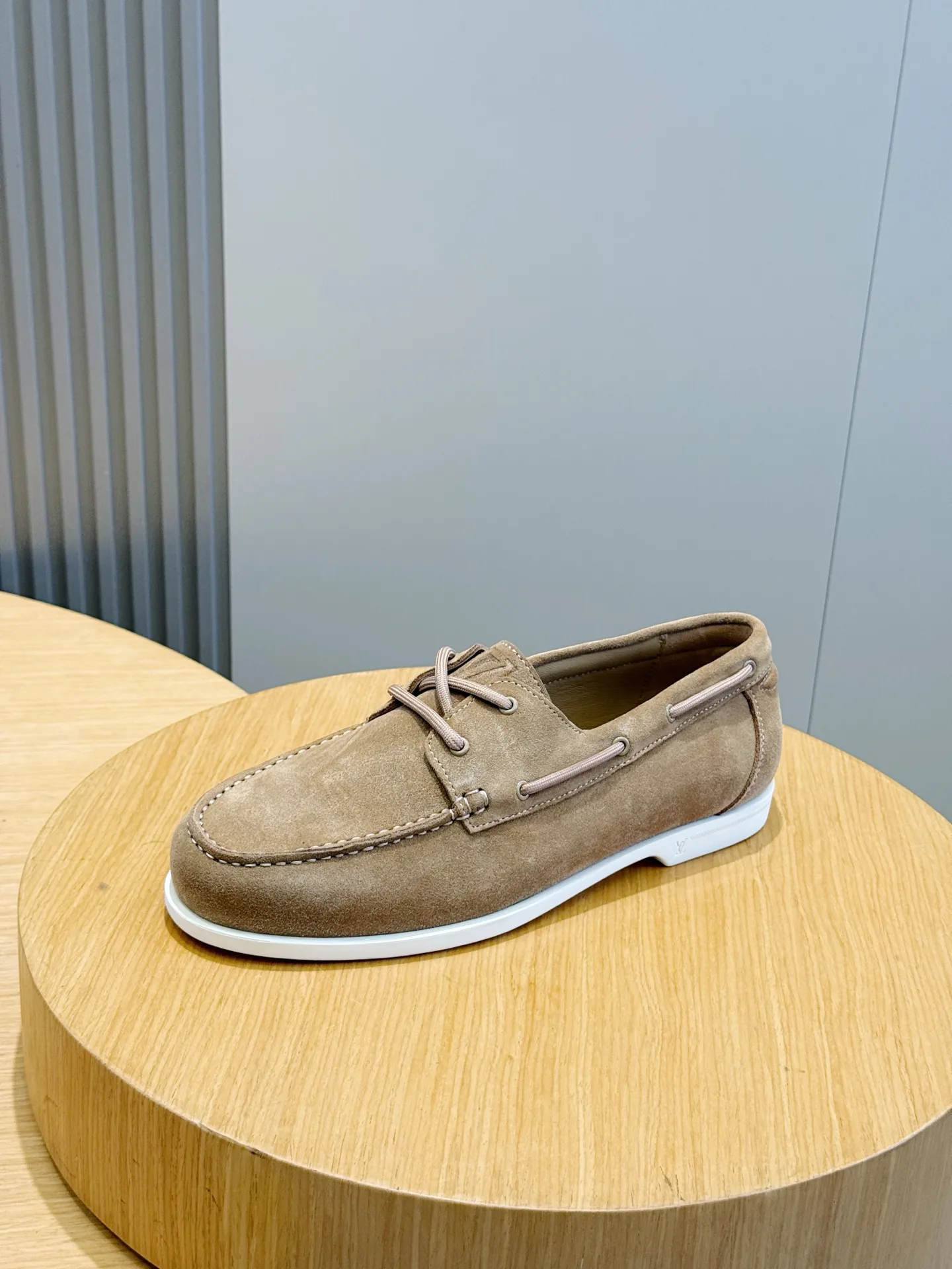 Men's Loafers And Dress Shoes LOUIS VUITTON 18277876
