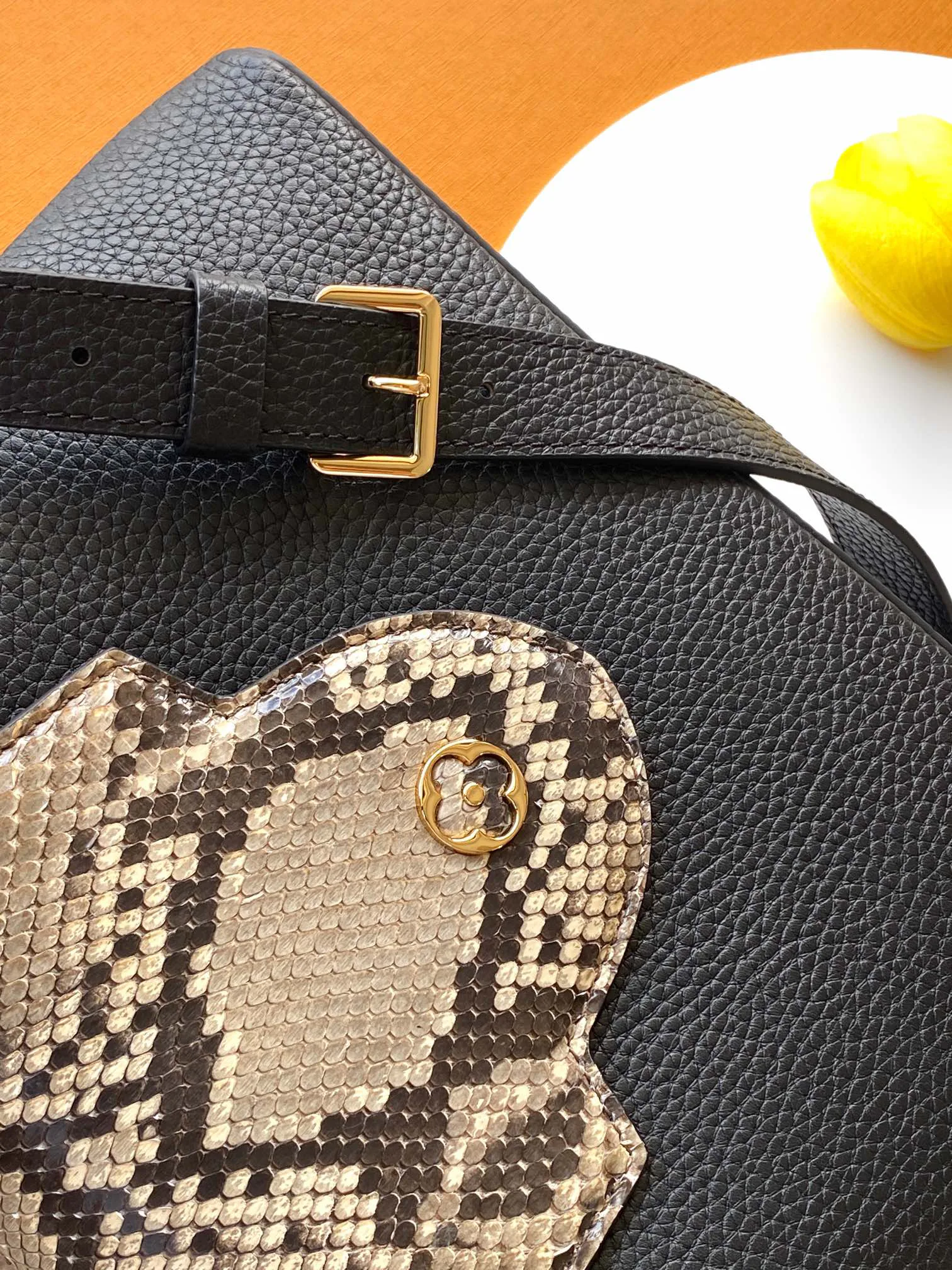 Women's Classic Handbags LOUIS VUITTON 18521000