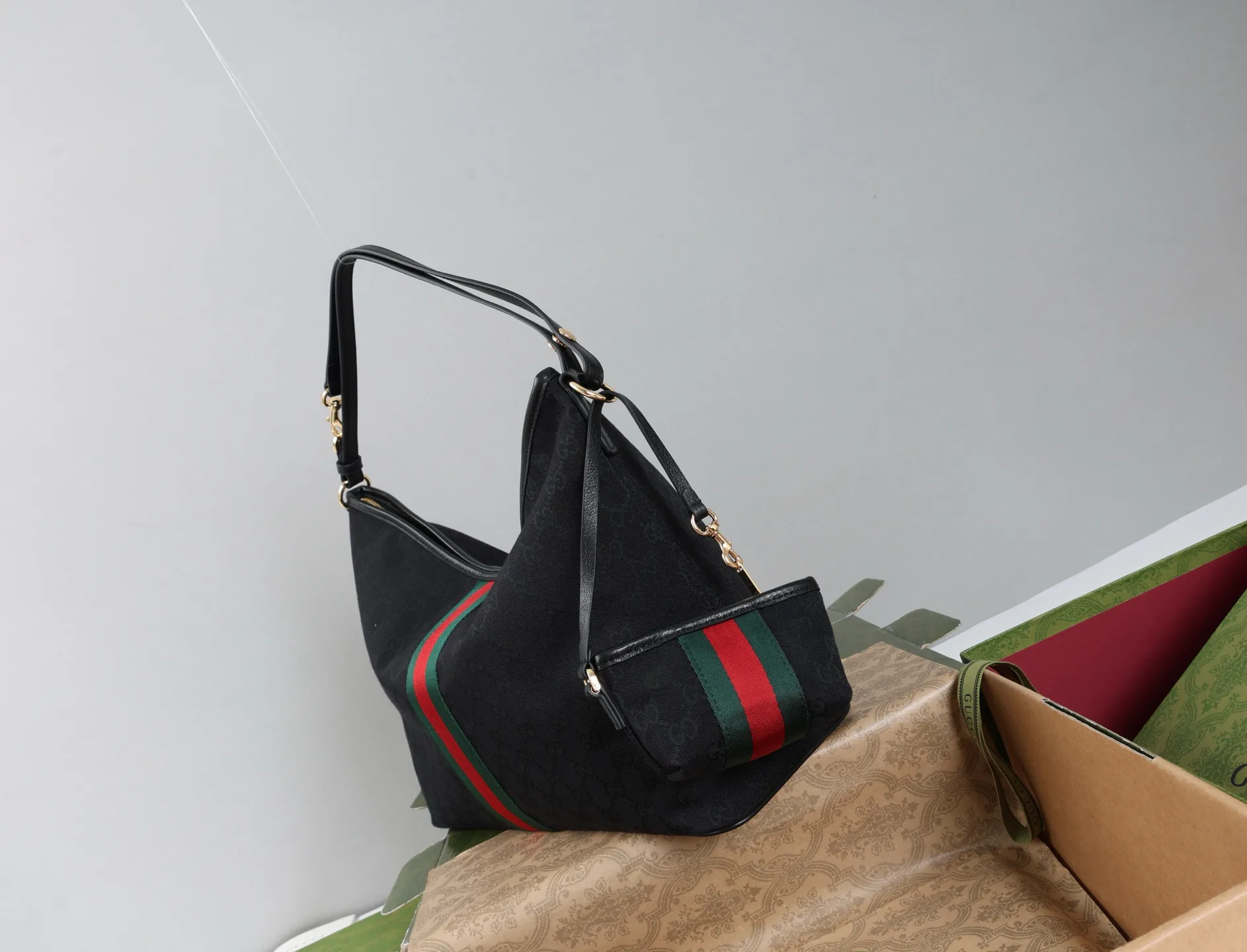 Women's Classic Handbags GUCCI 18250602