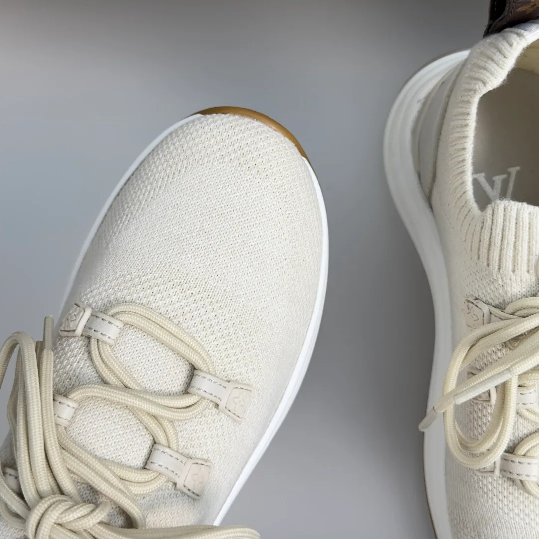 Women's Sneakers LOUIS VUITTON 17950526