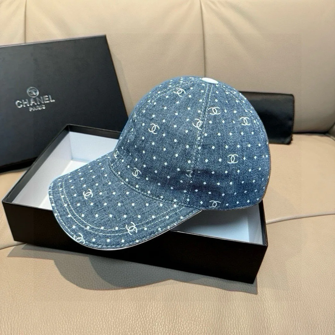 Hats CHANEL 18347067