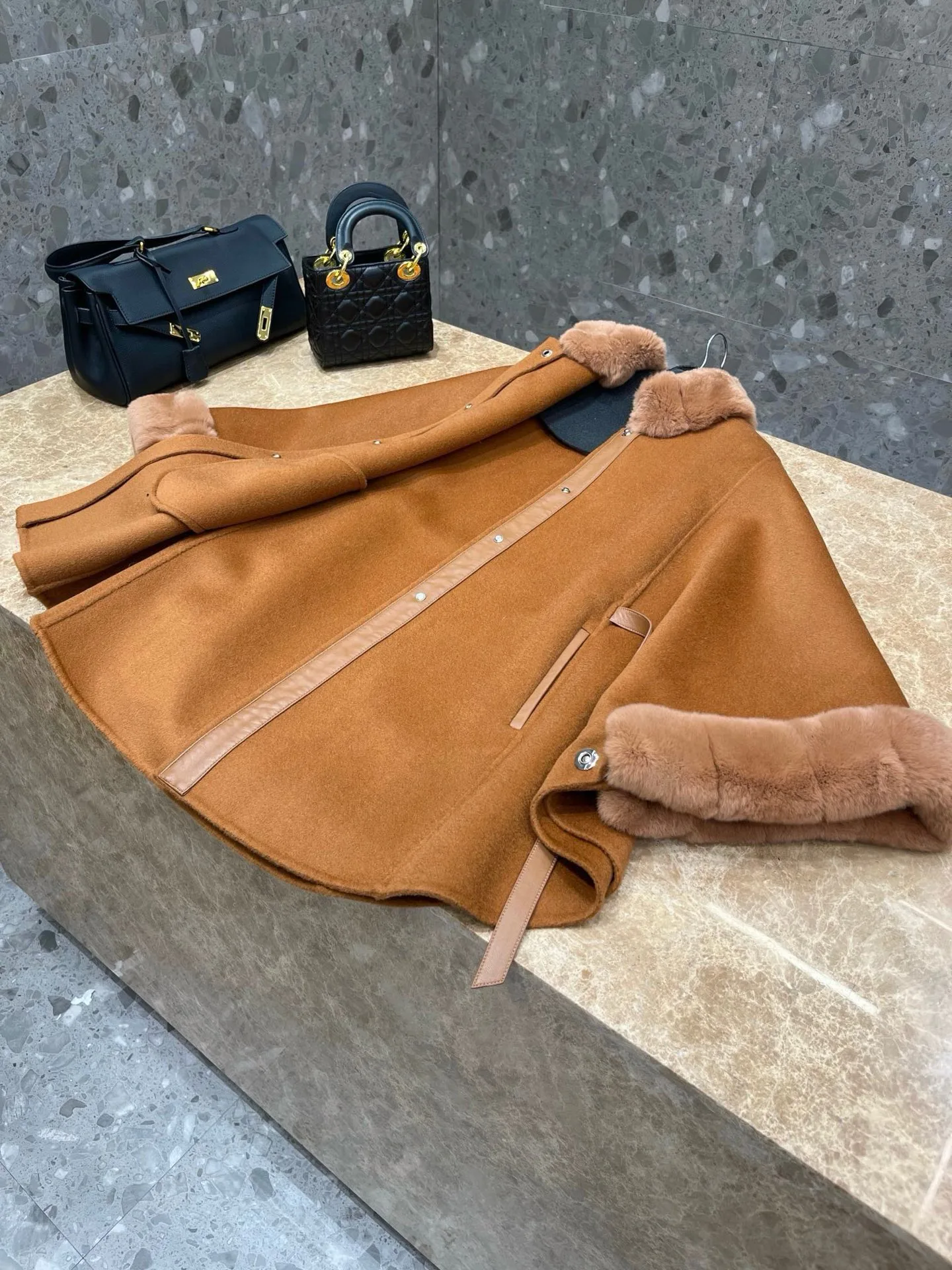 Women's Coats LORO PIANA 17998409