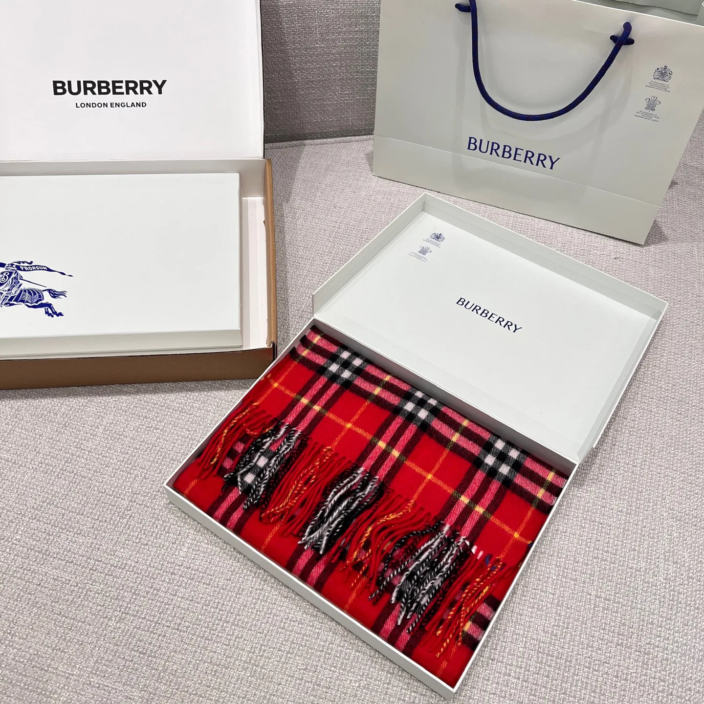 Scarves BURBERRY 17945468