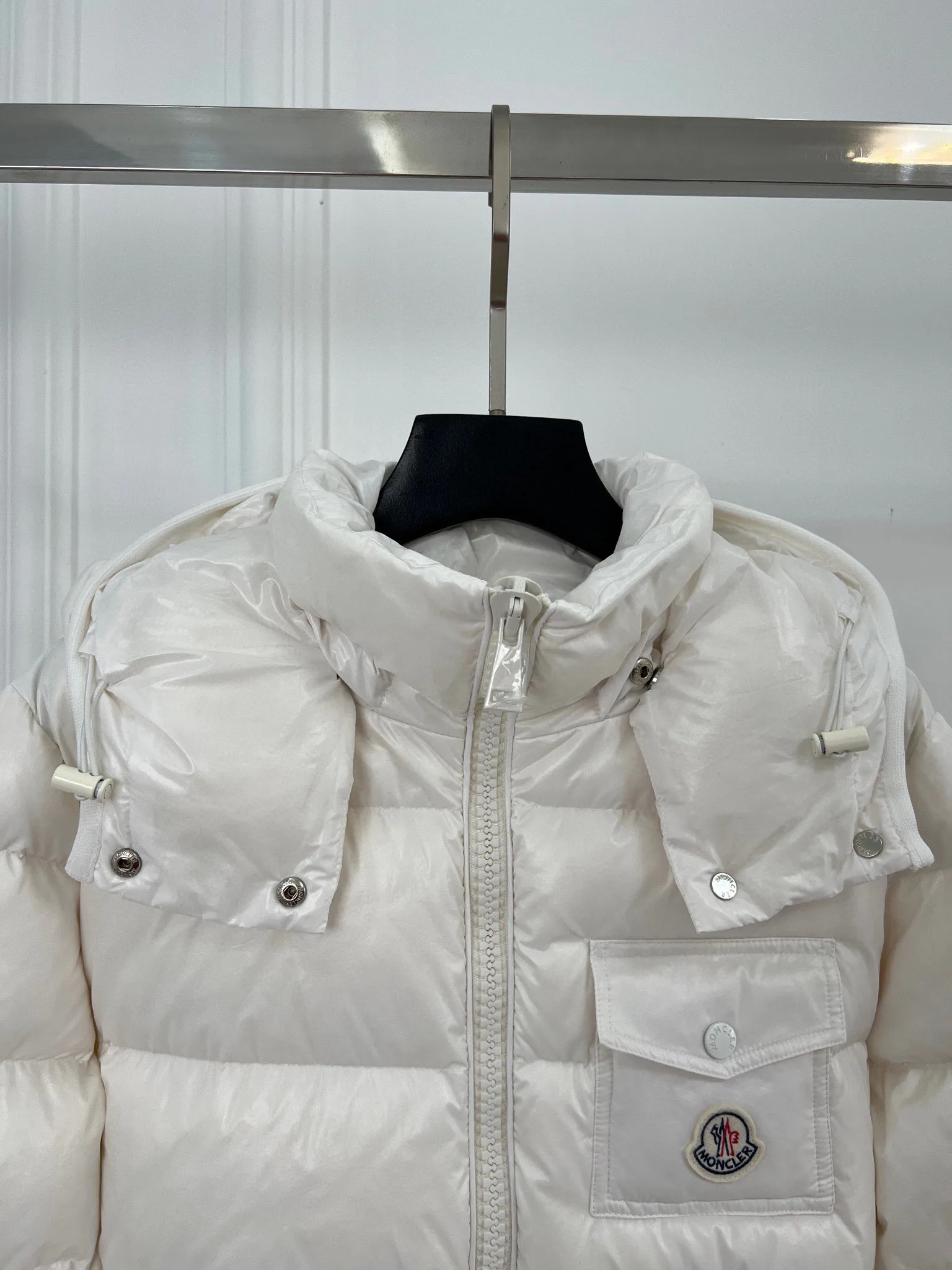 Women's Jackets And Down Jackets MONCLER 18416215