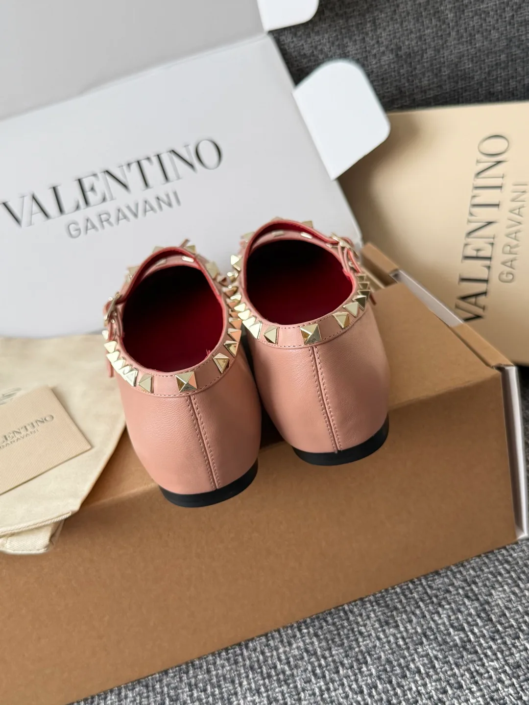 Women's Ballet Flats VALENTINO 18243752