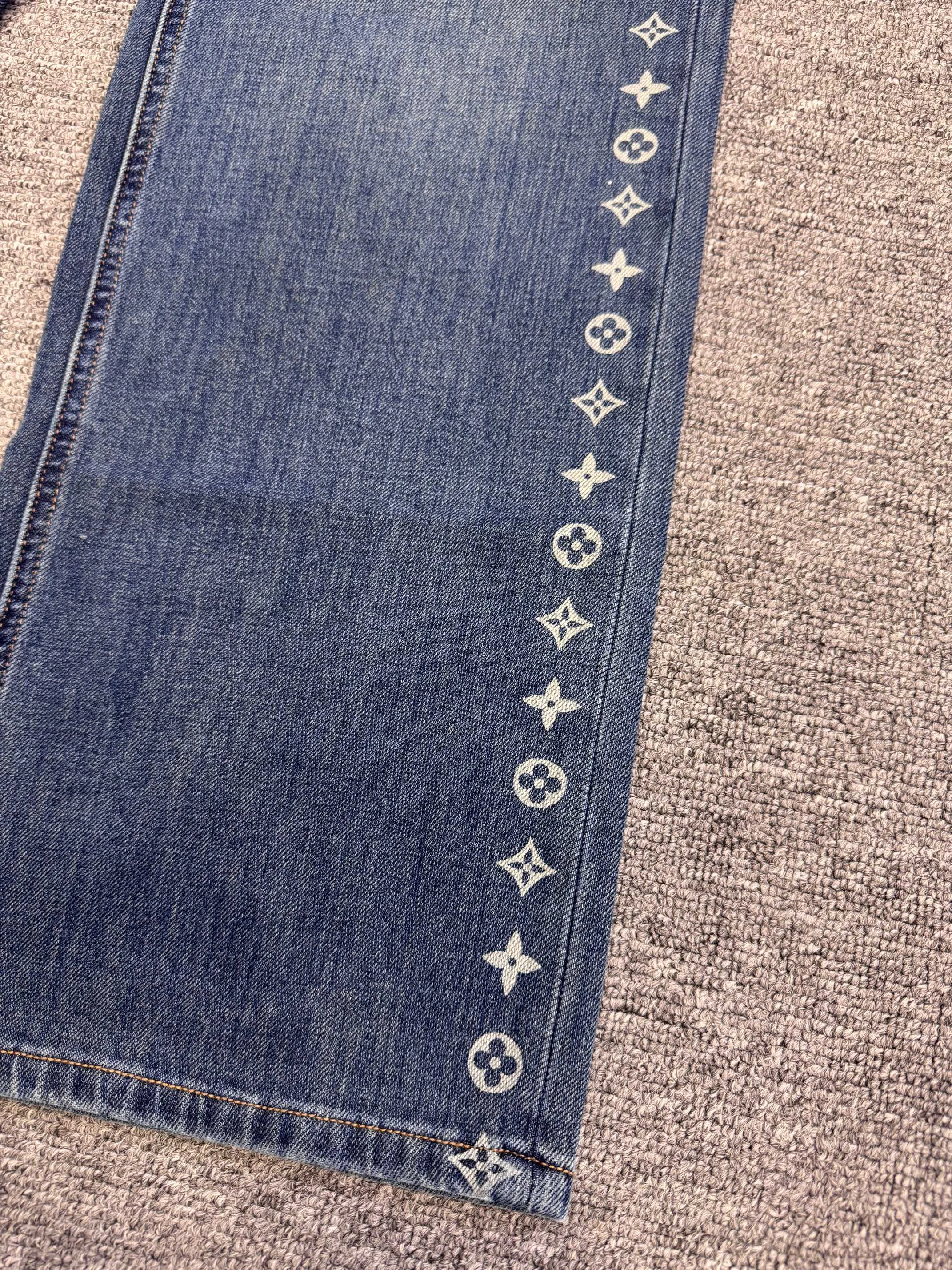 Women's Jeans LOUIS VUITTON 18031970