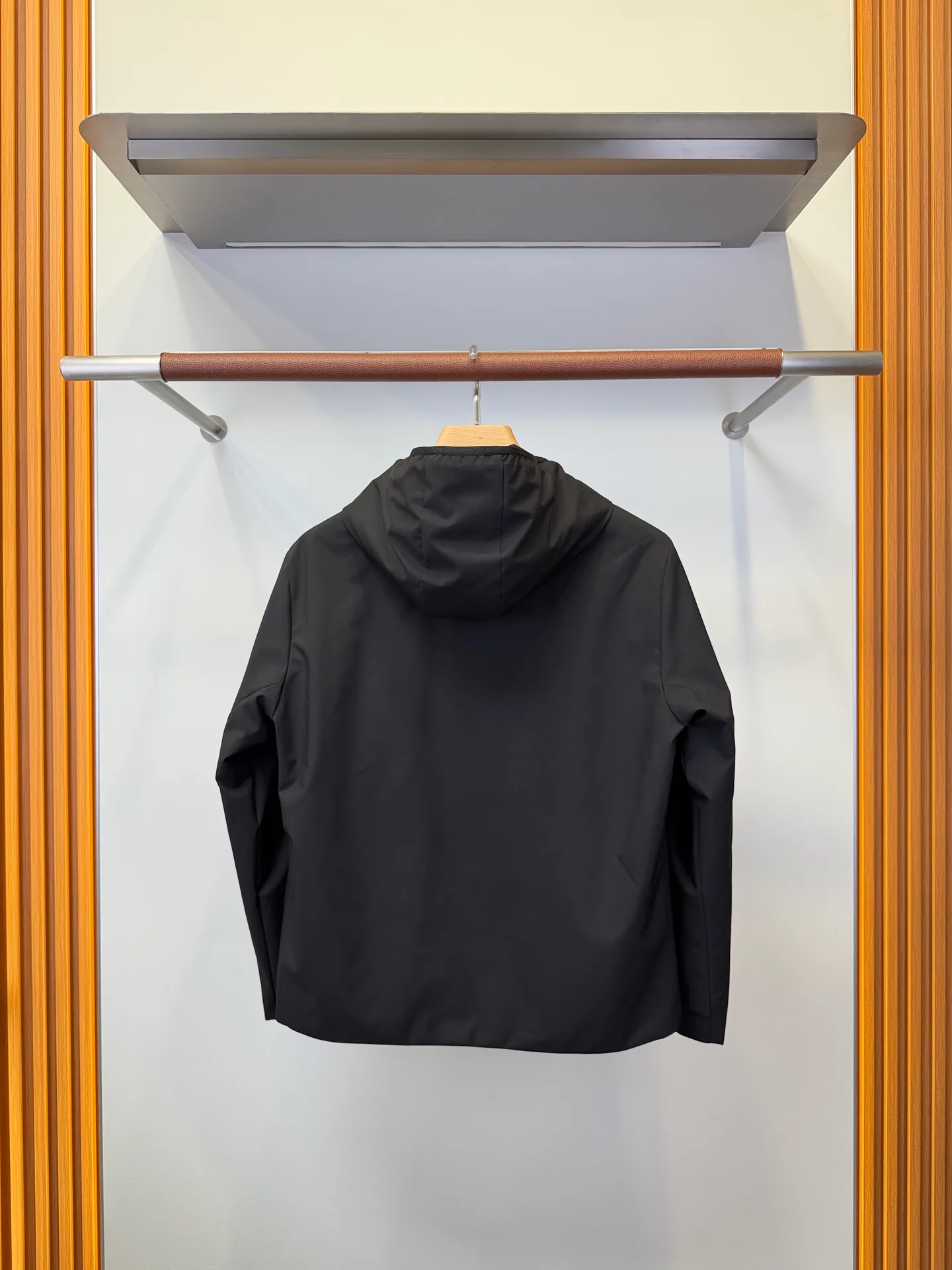 Men's Jackets And Down Jackets MONCLER 18348424