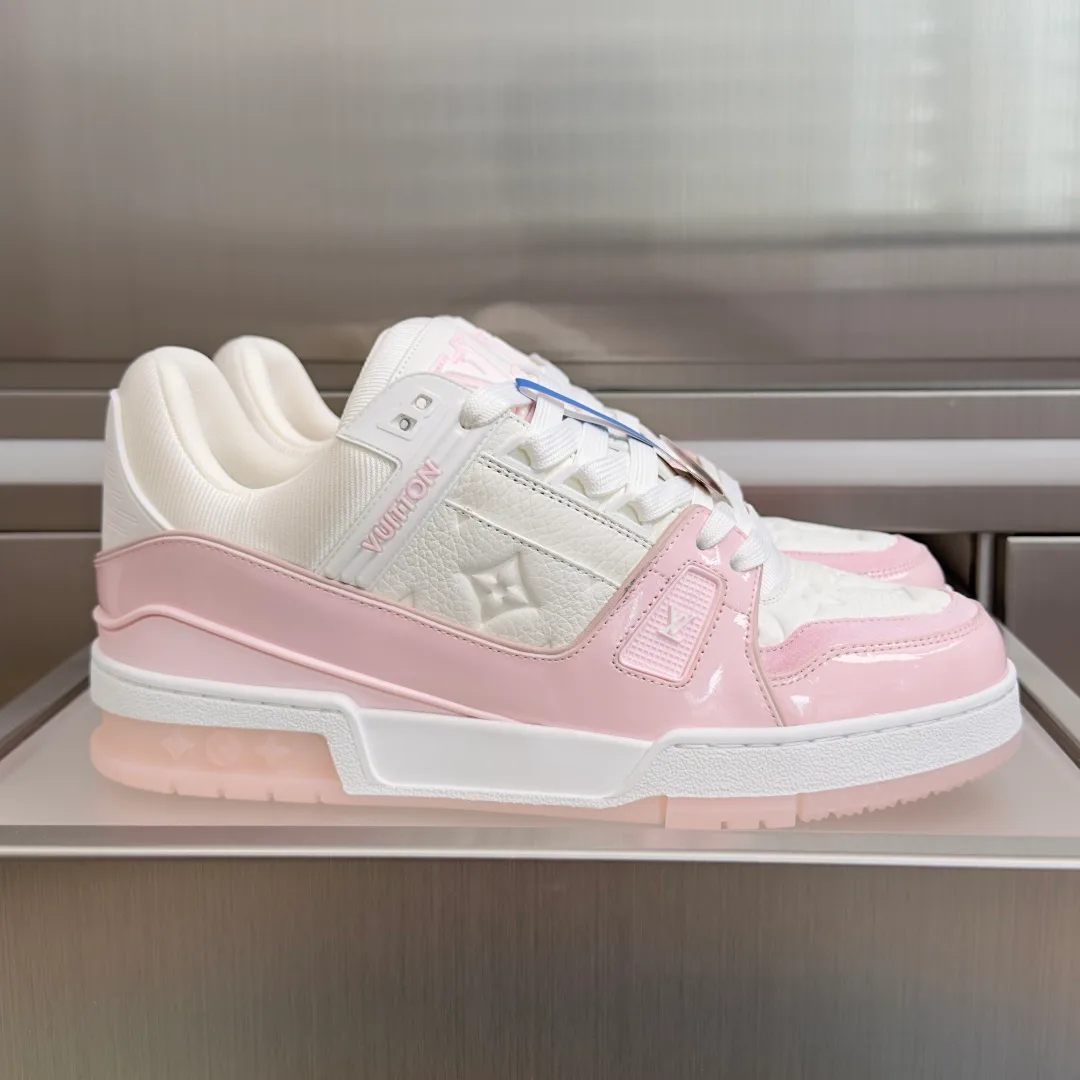 Women's Sneakers LOUIS VUITTON 17483692