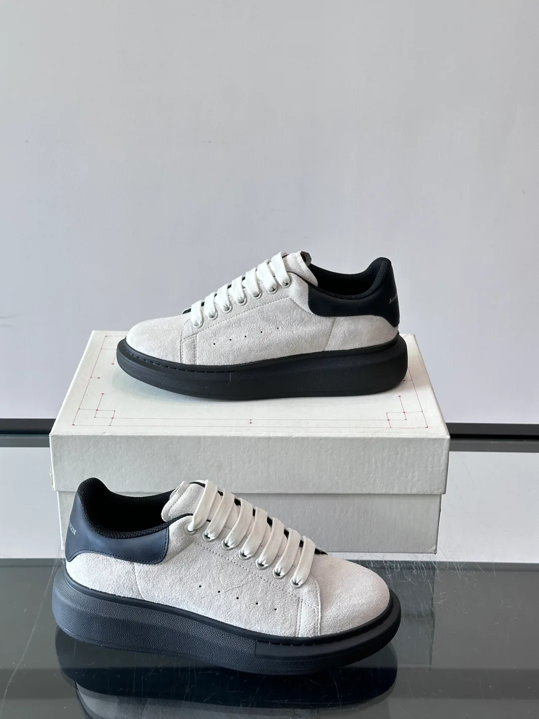 Women's Sneakers ALEXANDER MCQUEEN 17447549