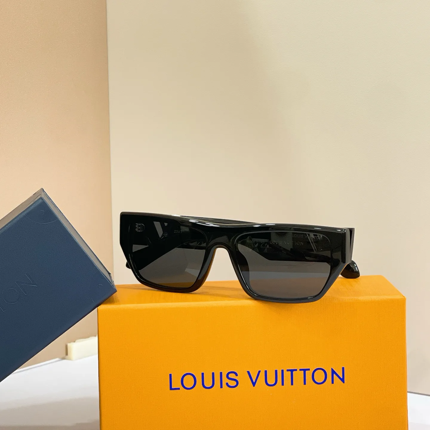Glasses LOUIS VUITTON 17495877
