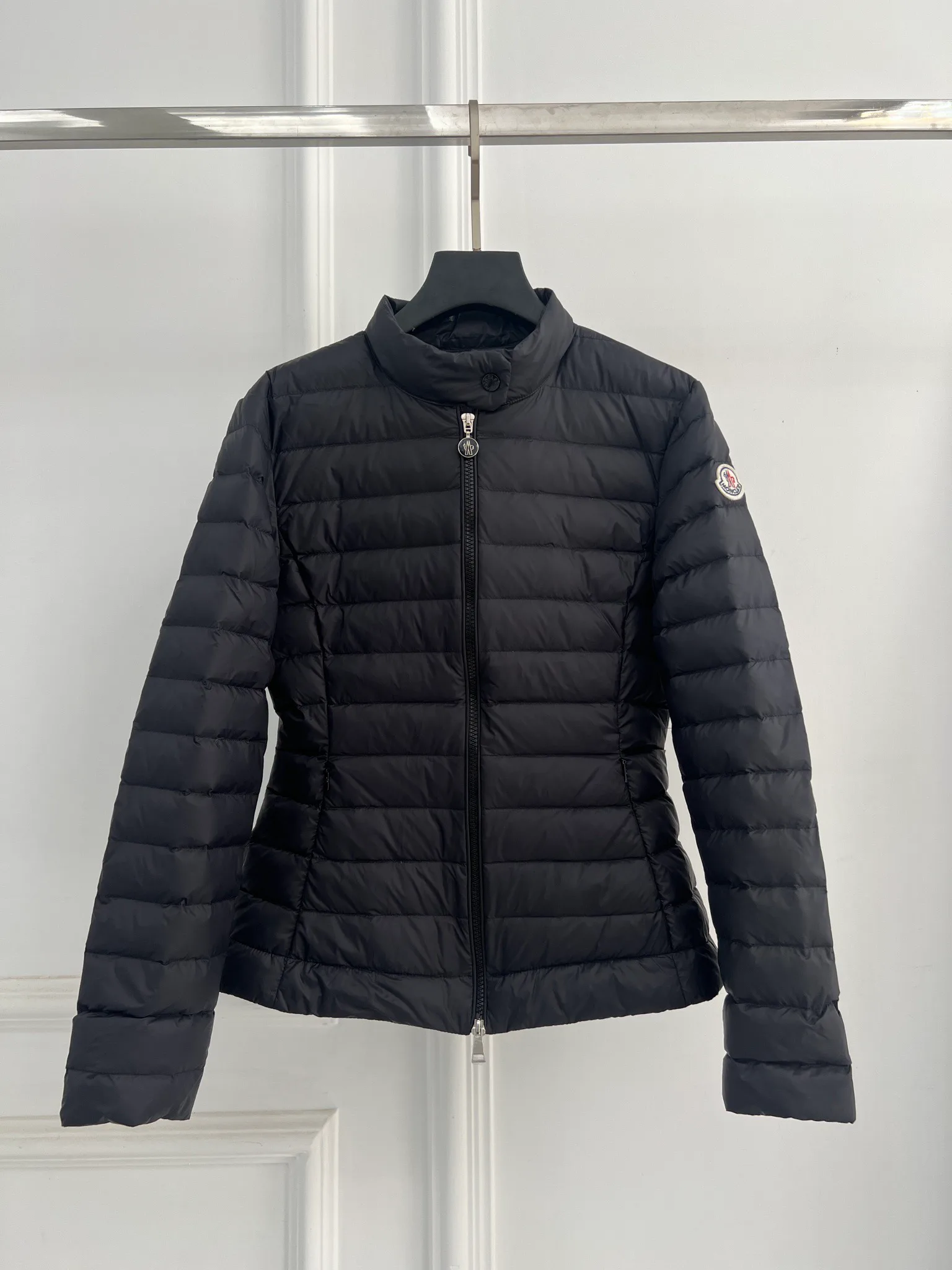 Women's Jackets And Down Jackets MONCLER 18416160