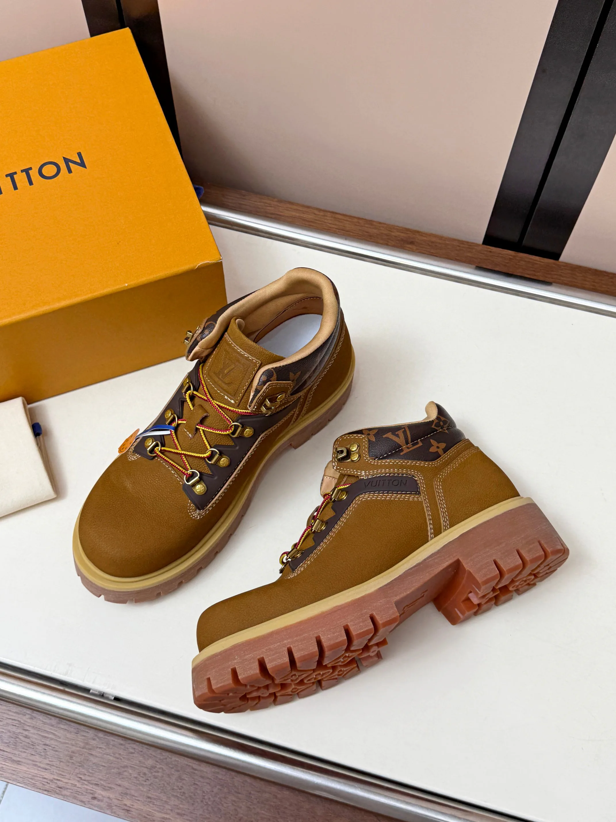 Women's Ankle Boots LOUIS VUITTON 18417473