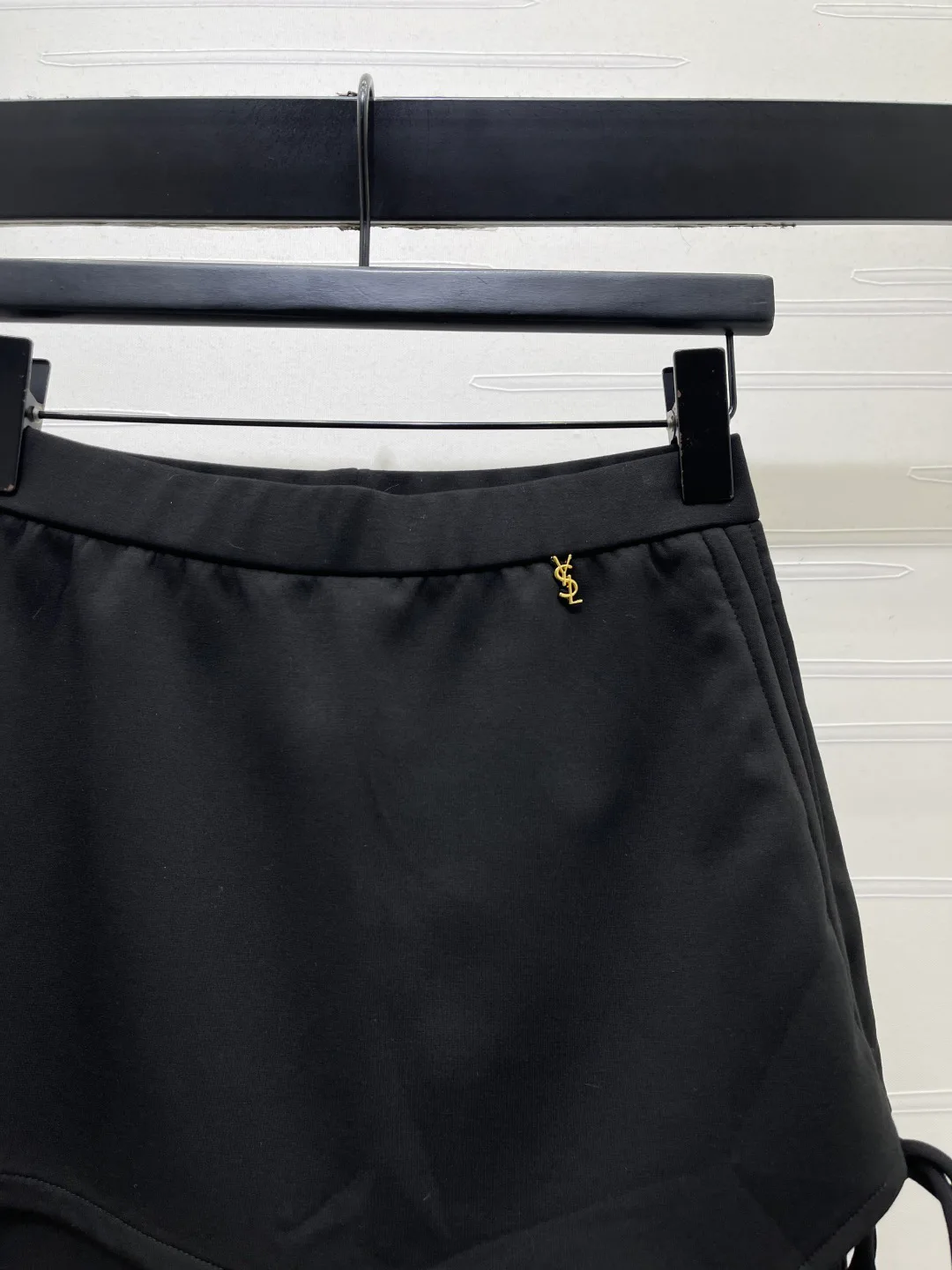 Women's Trousers SAINT LAURENT 18437175