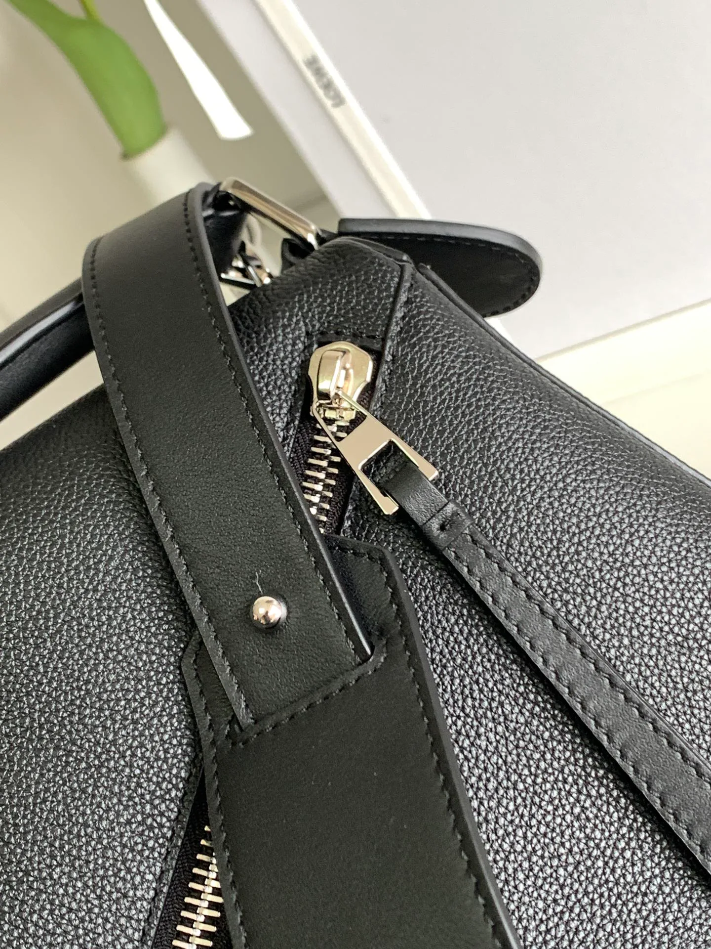 Women's Classic Handbags LOEWE 18030356