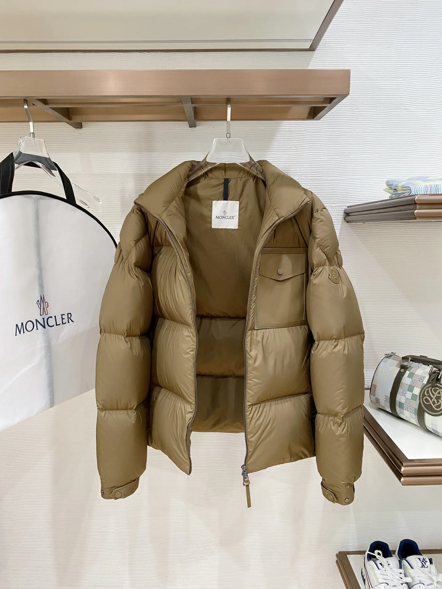Men's Jackets And Down Jackets MONCLER 17919137