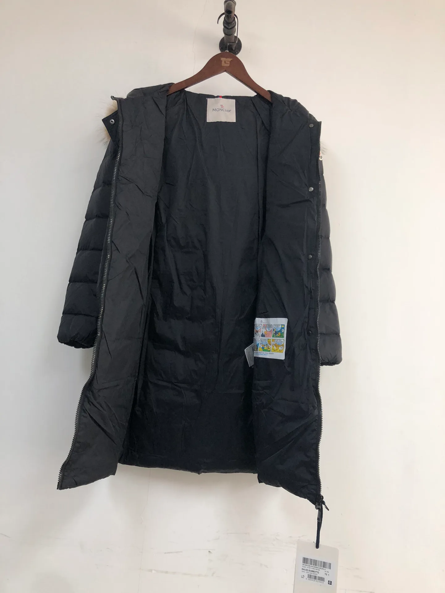 Women's Jackets And Down Jackets MONCLER 18188704