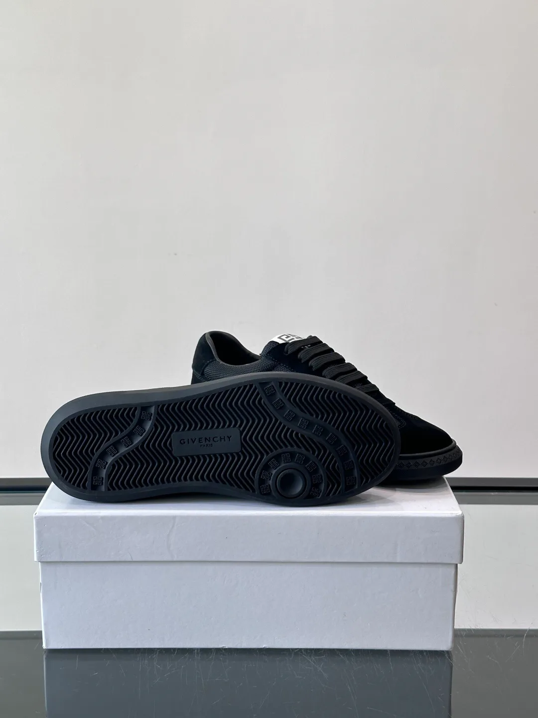 Men's Sneakers GIVENCHY 17672612