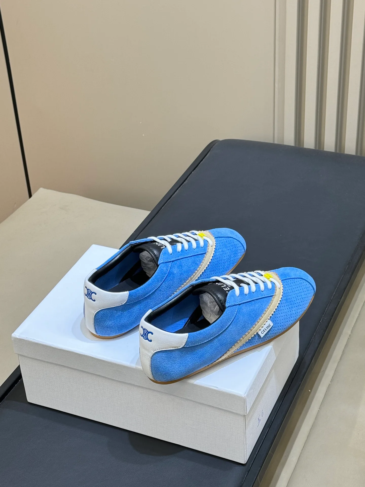 Women's Sneakers CELINE 18072902