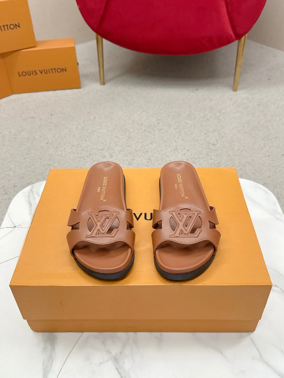 Women's Flip-Flops LOUIS VUITTON 18235710
