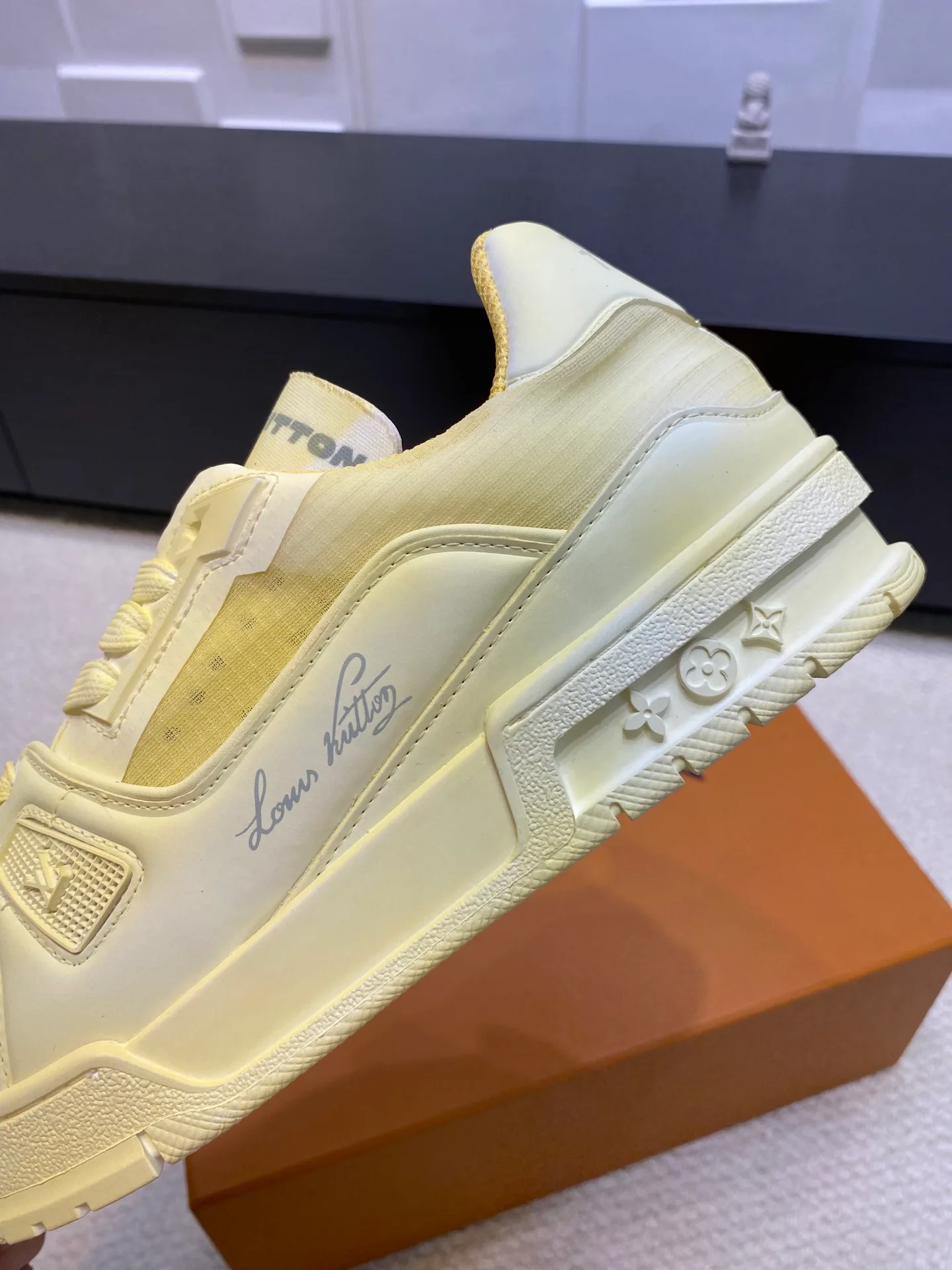 Men's Sneakers LOUIS VUITTON 17969017