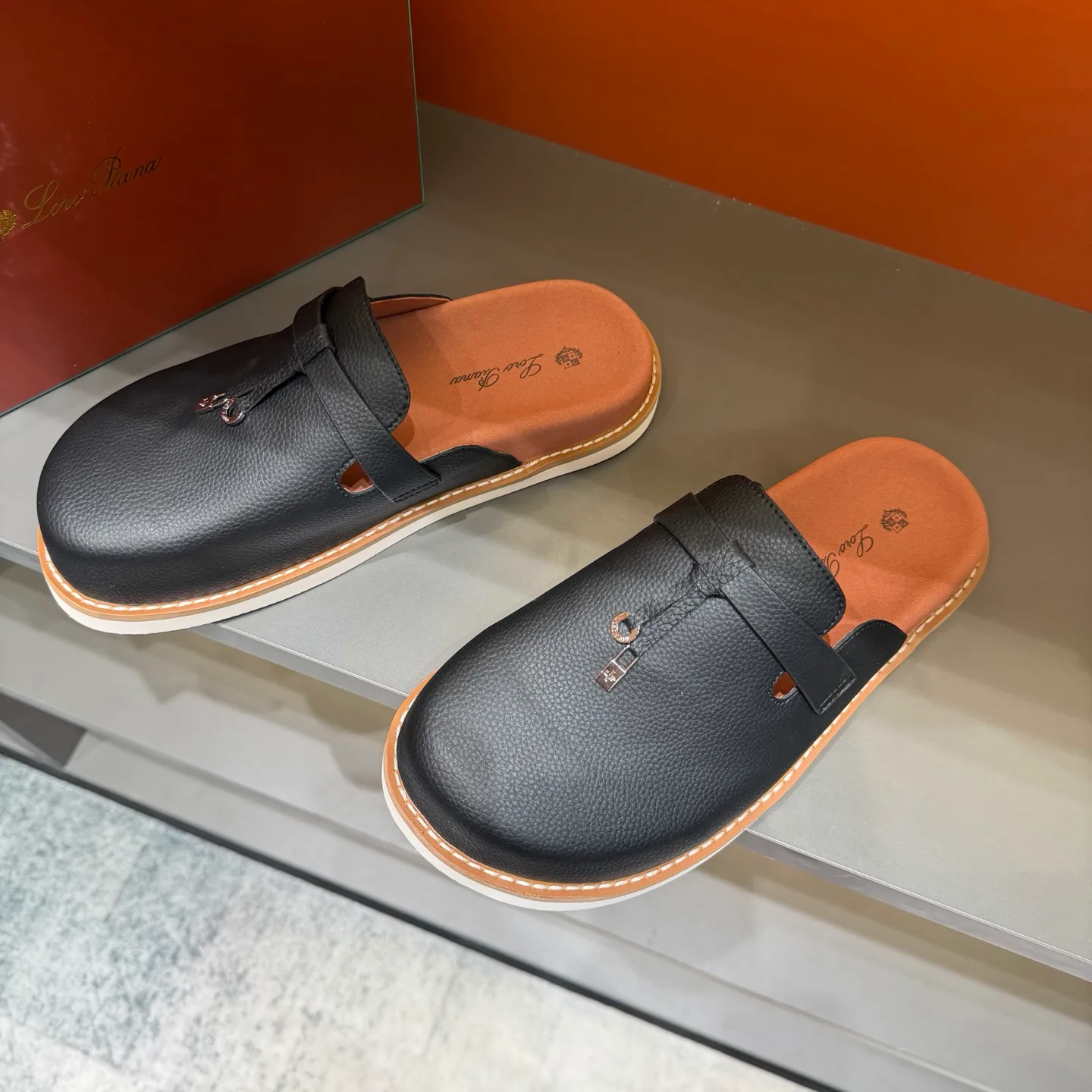 Women's Mules And Clogs LORO PIANA 18400777