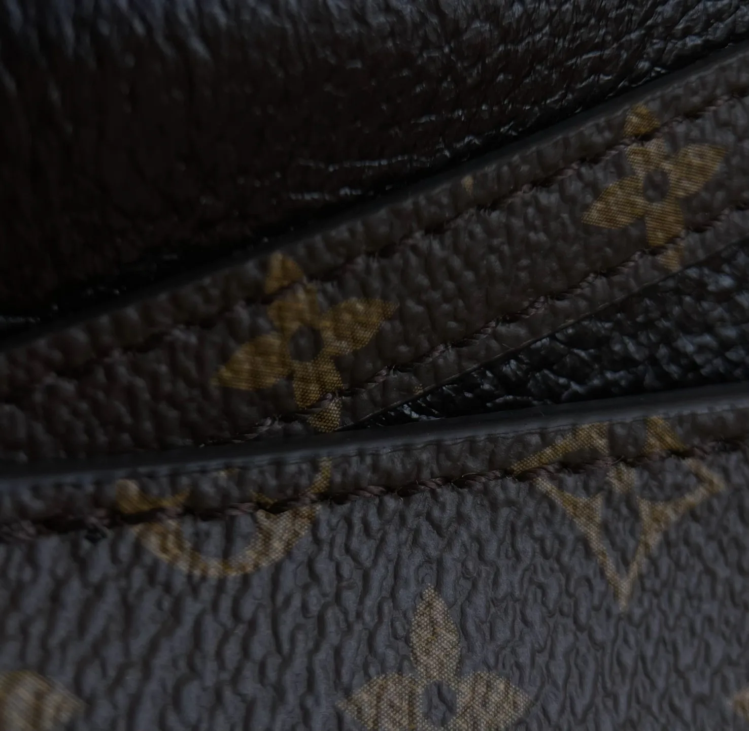 Women's Classic Handbags LOUIS VUITTON 18376606