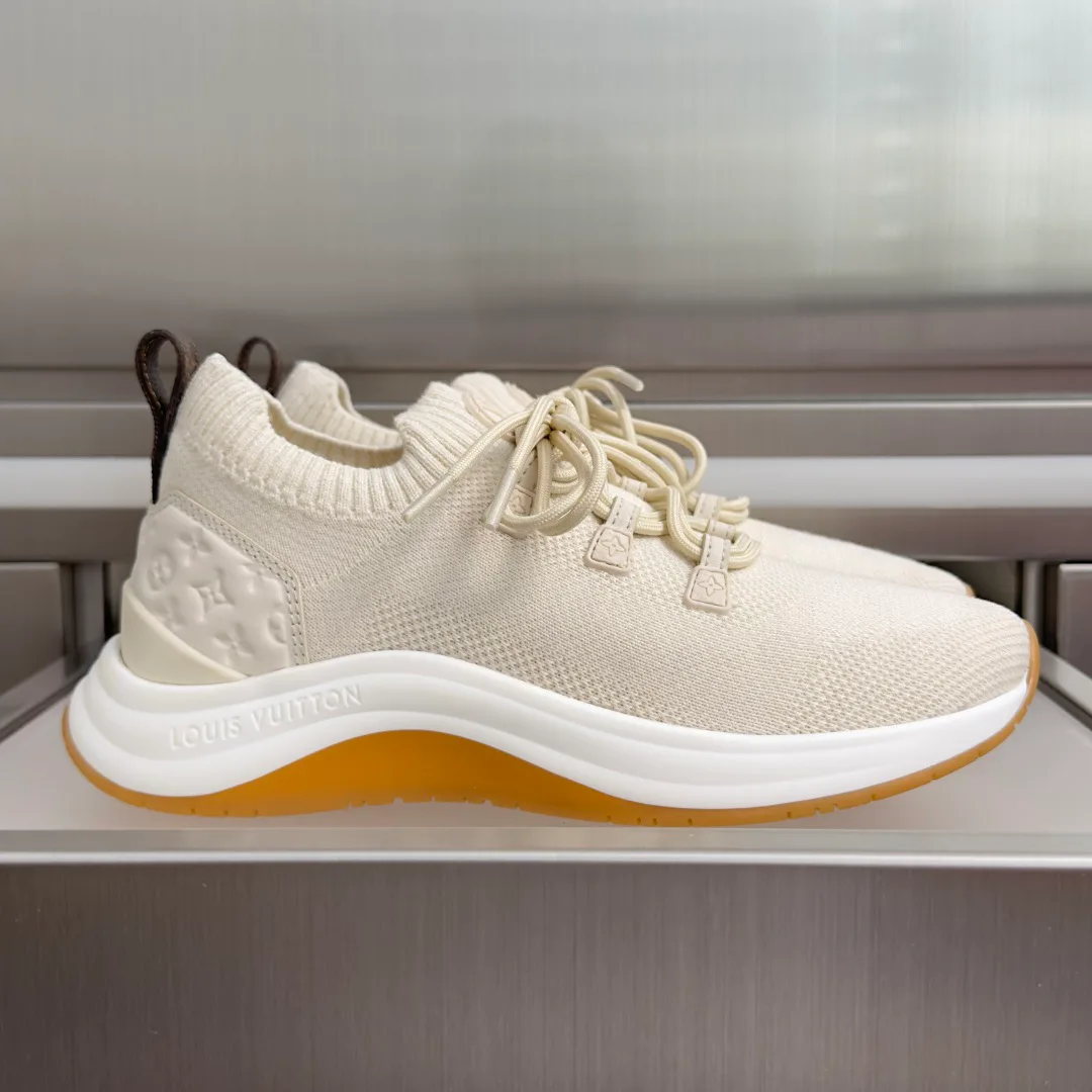 Women's Sneakers LOUIS VUITTON 17950526